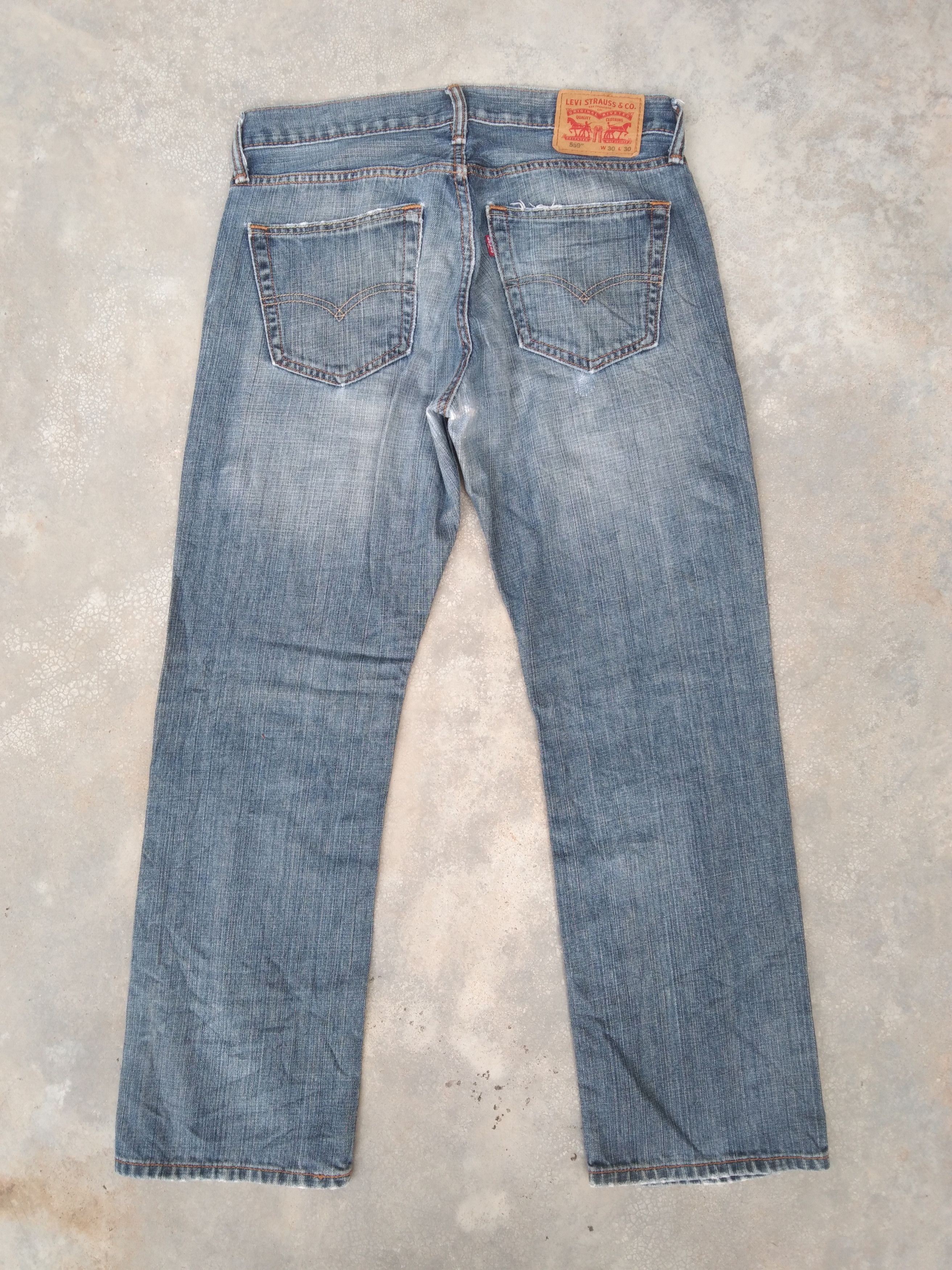Jean × Levi's × Vintage Vintage Levis 559 Washed Distressed Jeans 31x29.5 Size US 31 - 2 Thumbnail