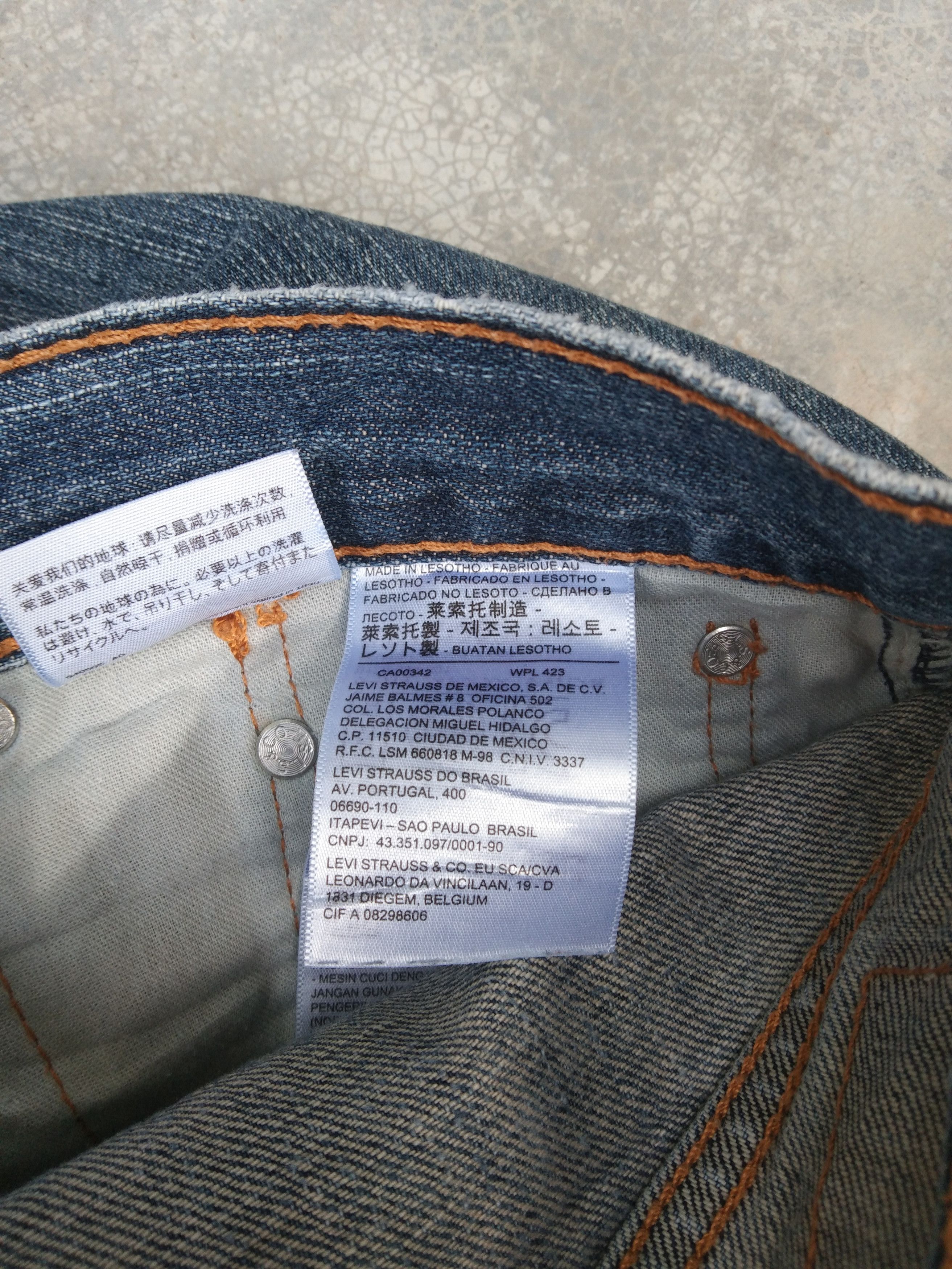 Jean × Levi's × Vintage Vintage Levis 559 Washed Distressed Jeans 31x29.5 Size US 31 - 7 Thumbnail
