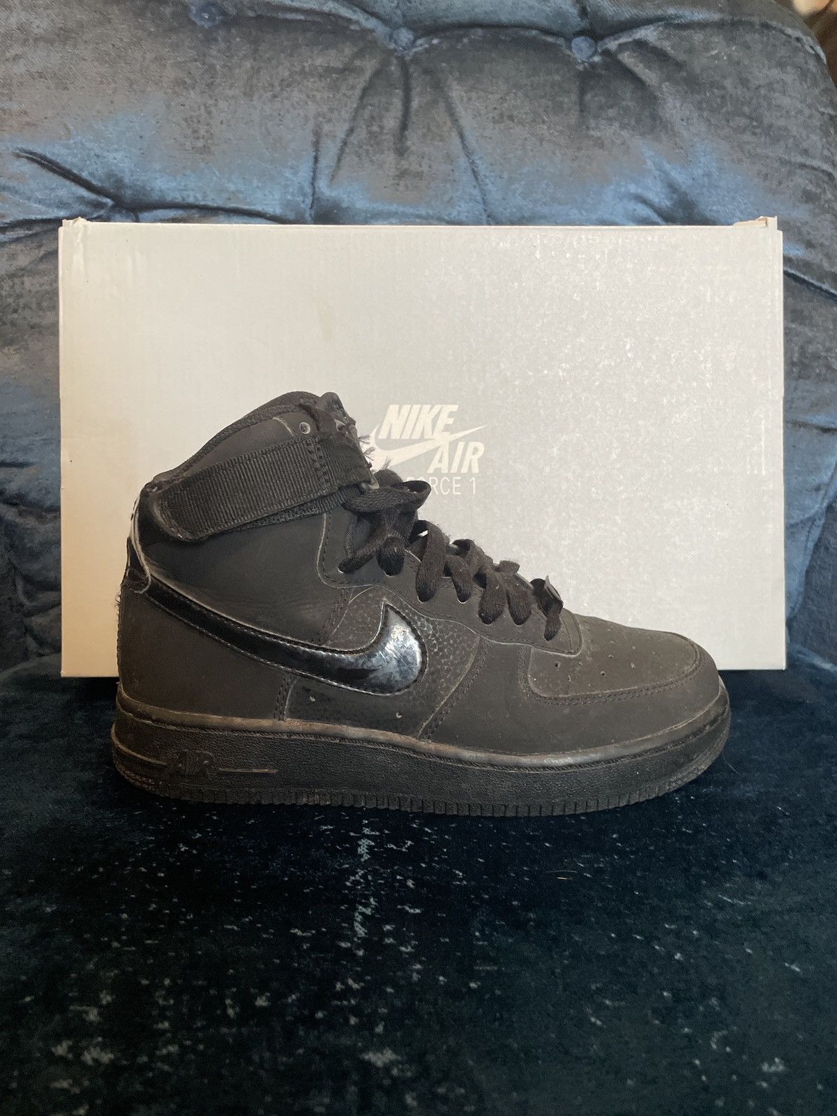 Air Force 1 high triple black display model
