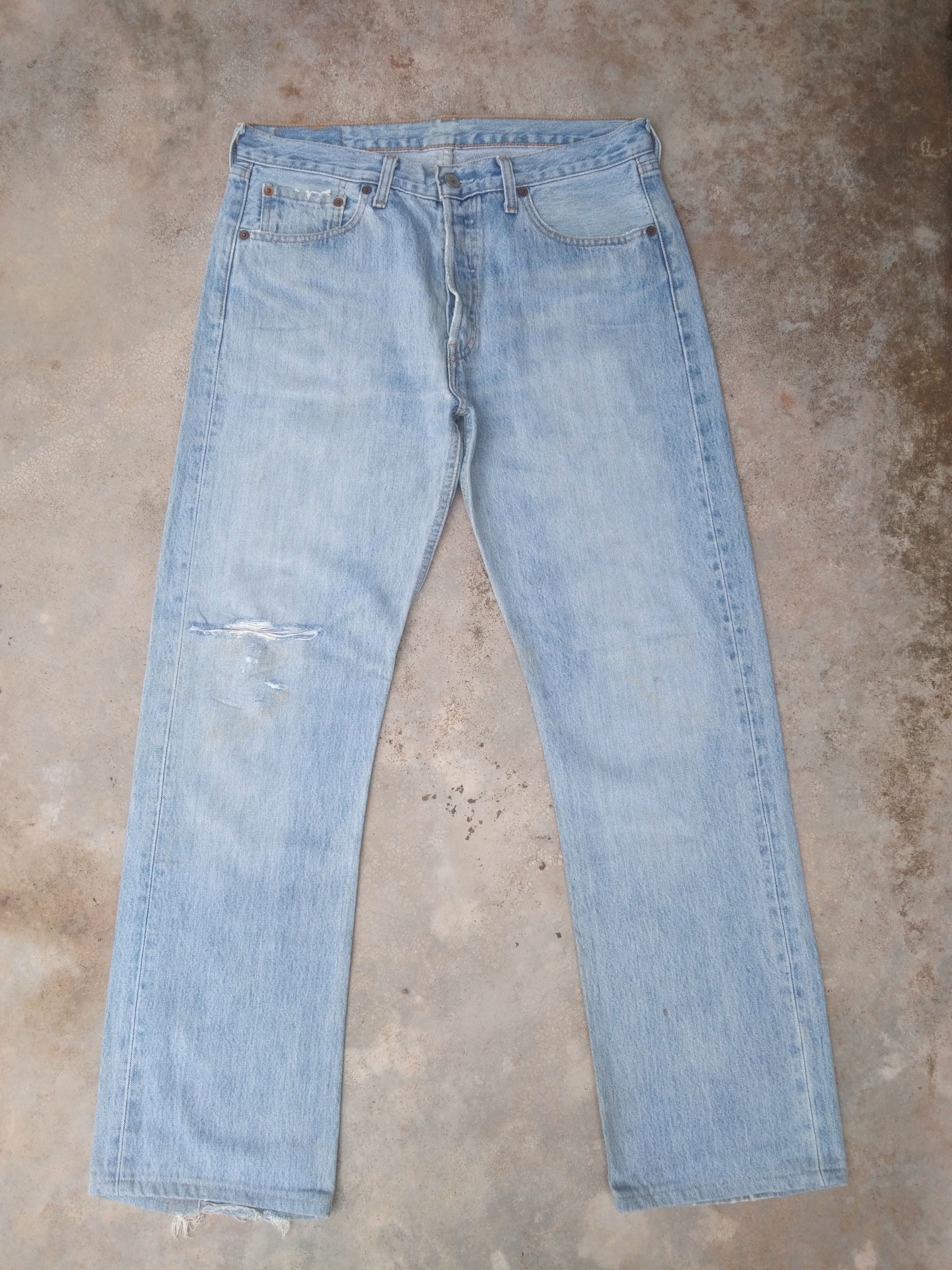 Levi's Vintage Levi's 501 Straight Leg Distressed Jeans 33x31 Size US 33 - 1 Thumbnail