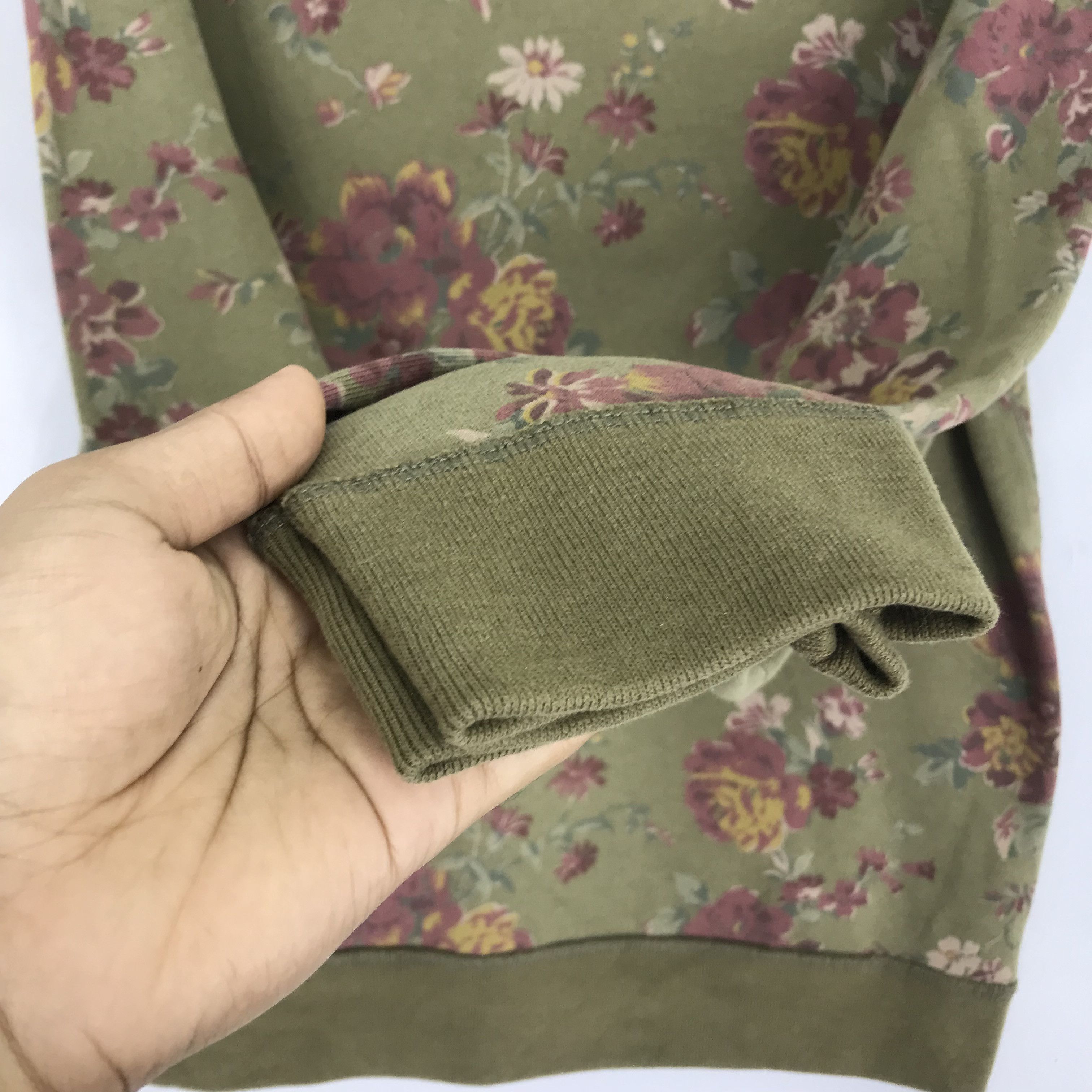 Abercrombie & Fitch Vintage 90's Retro Floral Sweatshirt Overprinted Size M Size US M / EU 48-50 / 2 - 6 Thumbnail