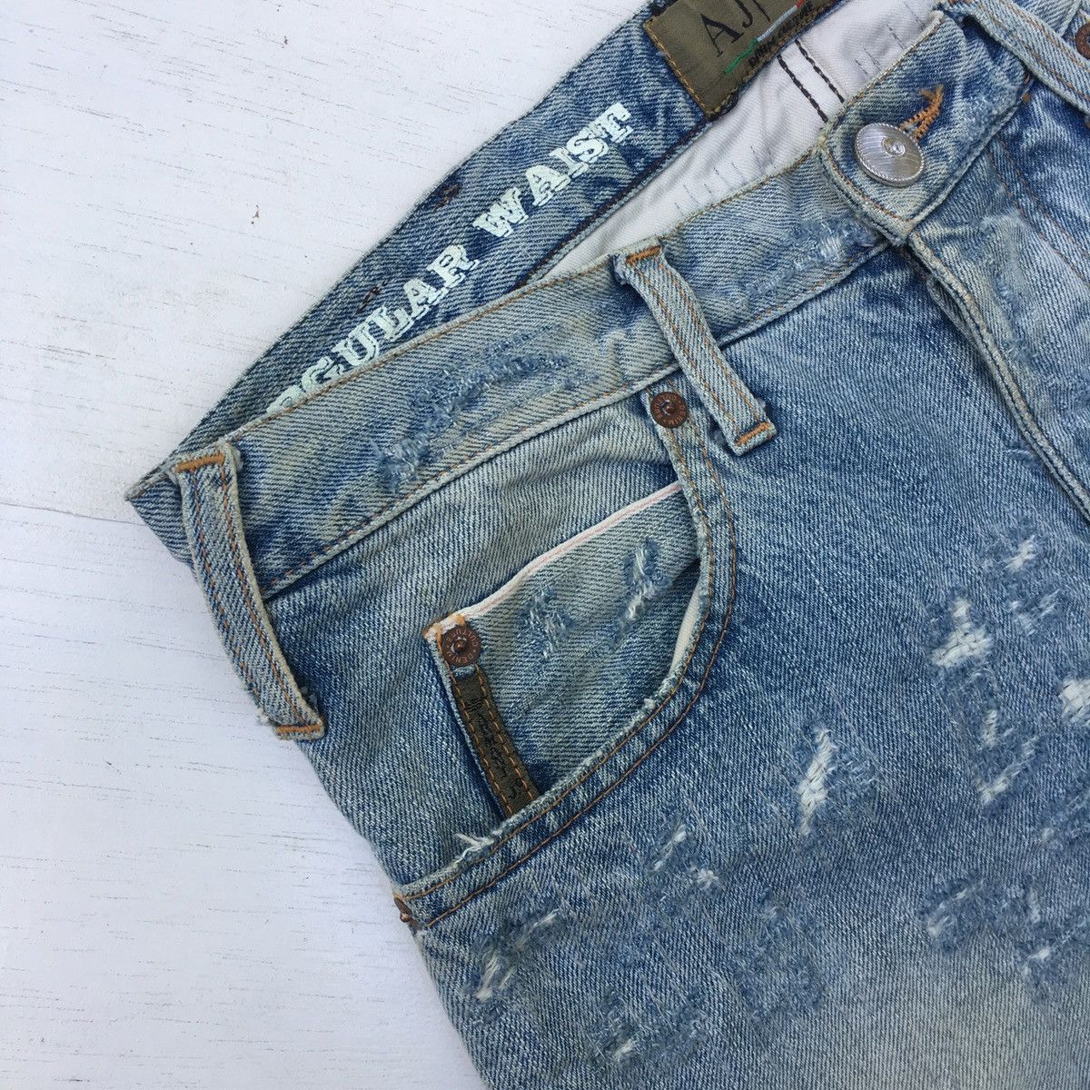 Armani GIORGIO ARMANI LIMITED EDITION DISTRESSED JEANS Size US 30 / EU 46 - 4 Thumbnail