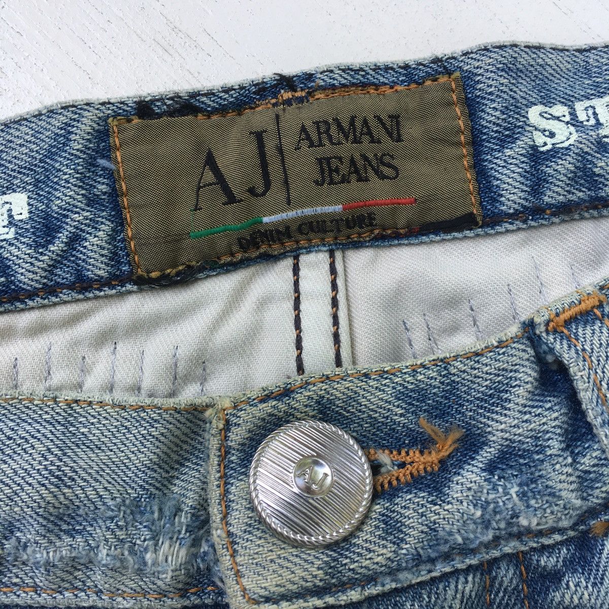 Armani GIORGIO ARMANI LIMITED EDITION DISTRESSED JEANS Size US 30 / EU 46 - 6 Thumbnail