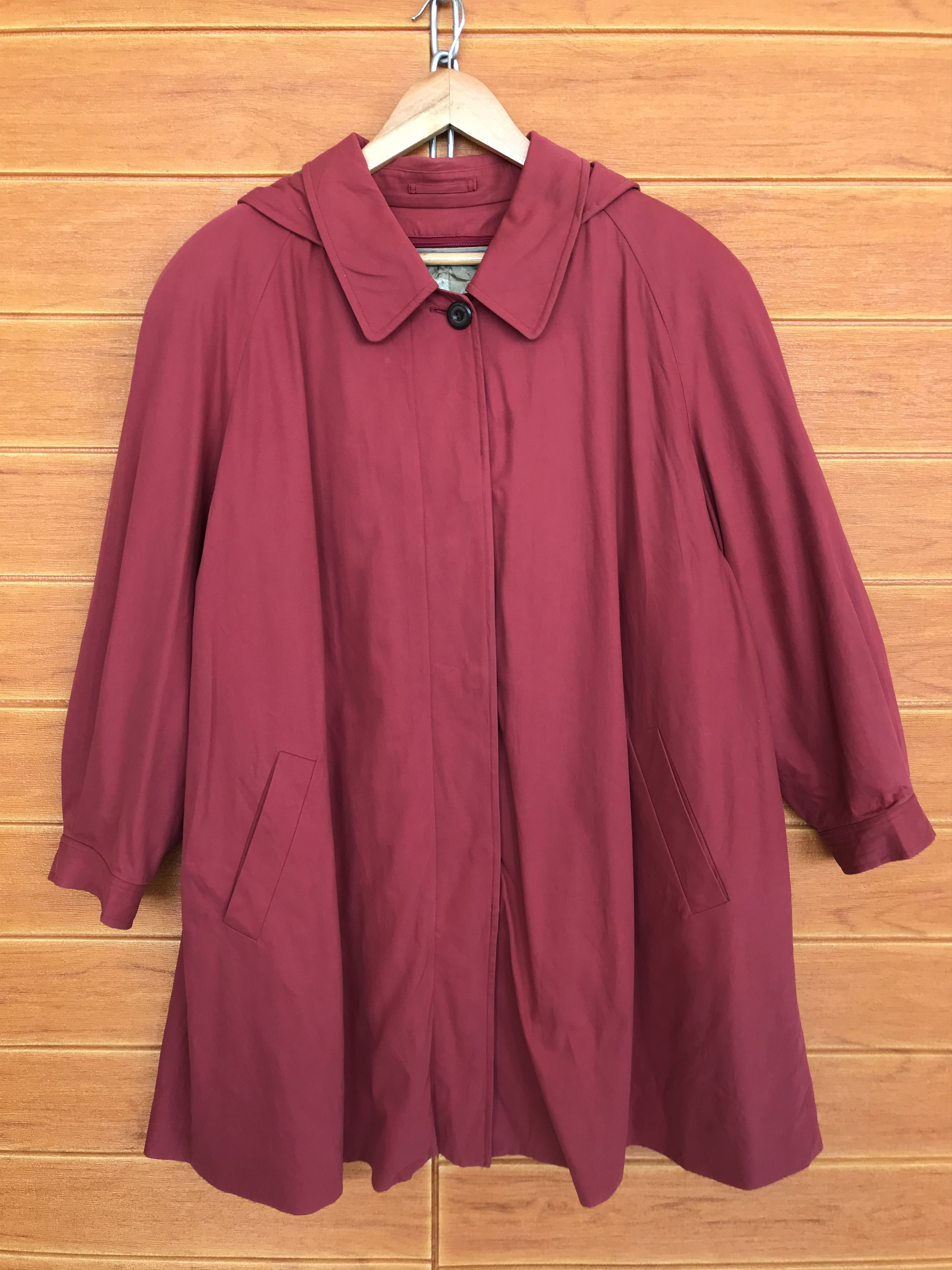 Burberry × Vintage Burberrys Red Long Jacket Size US L / EU 52-54 / 3 - 1 Thumbnail