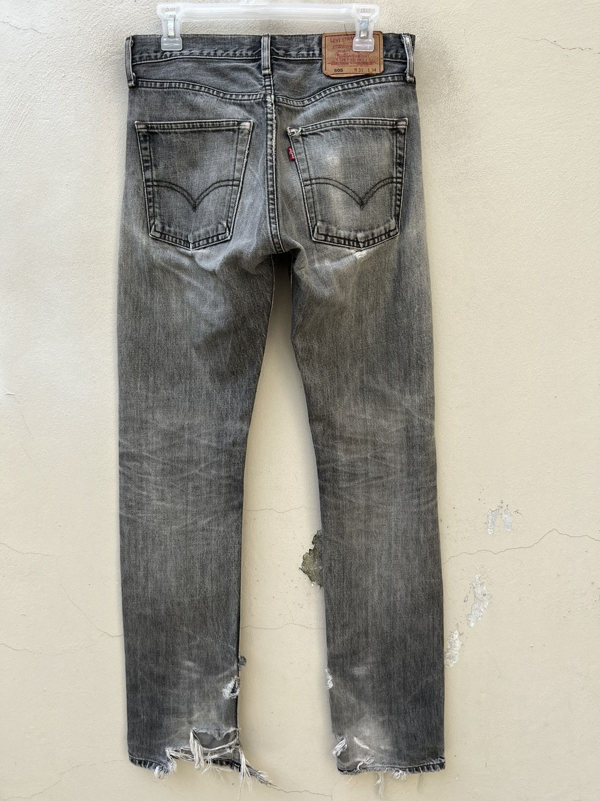 Levi's Trashed 2002 Levi’s 505 Faded Black Denim Distress Jeans Size US 31 - 17 Thumbnail