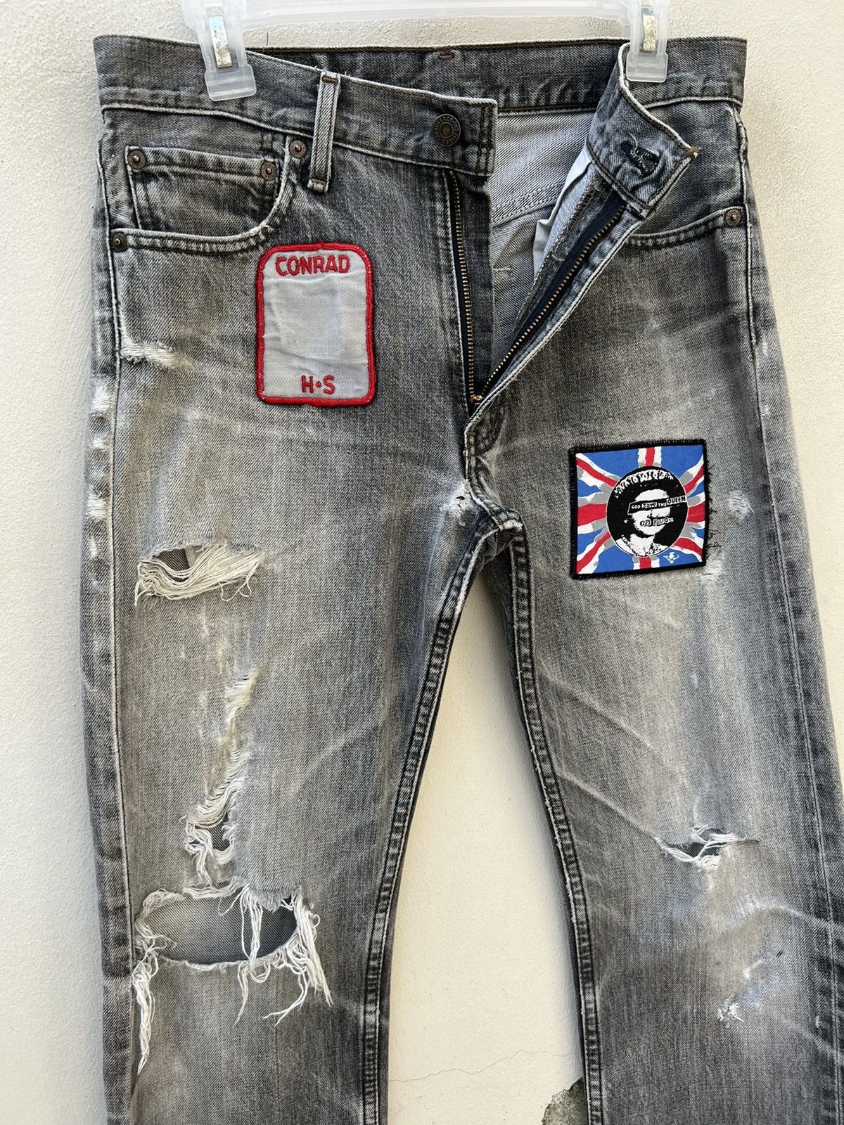 Levi's Trashed 2002 Levi’s 505 Faded Black Denim Distress Jeans Size US 31 - 7 Thumbnail