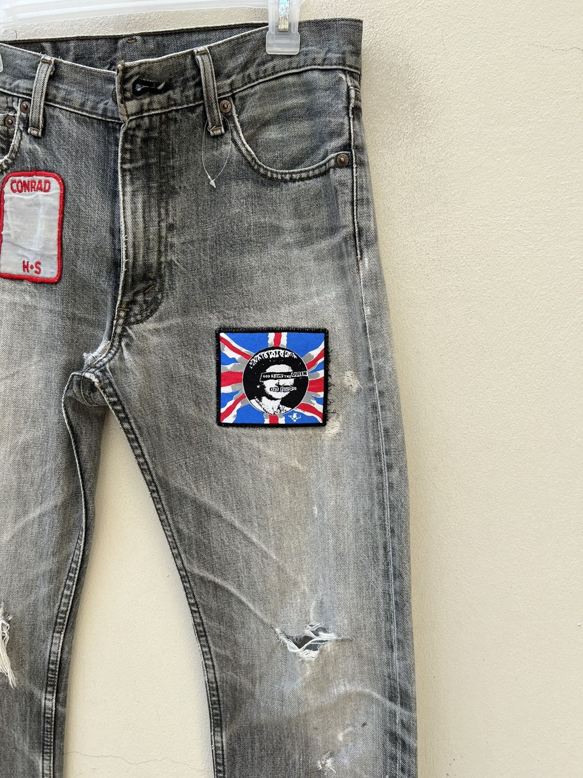 Levi's Trashed 2002 Levi’s 505 Faded Black Denim Distress Jeans Size US 31 - 11 Thumbnail
