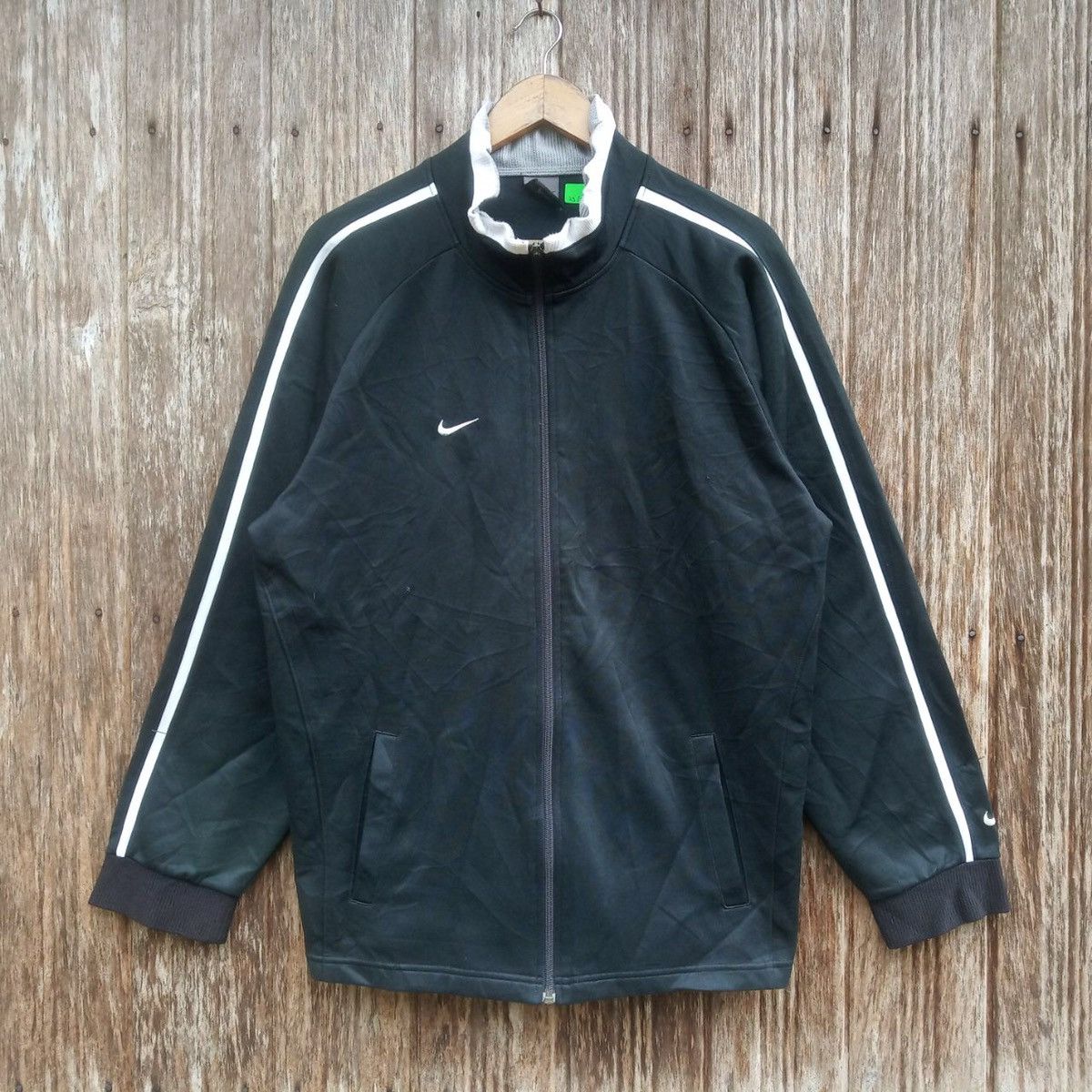 Nike Vintage Nike Sweater Embroidery Logo Nike Swoosh Size US L / EU 52-54 / 3 - 1 Thumbnail