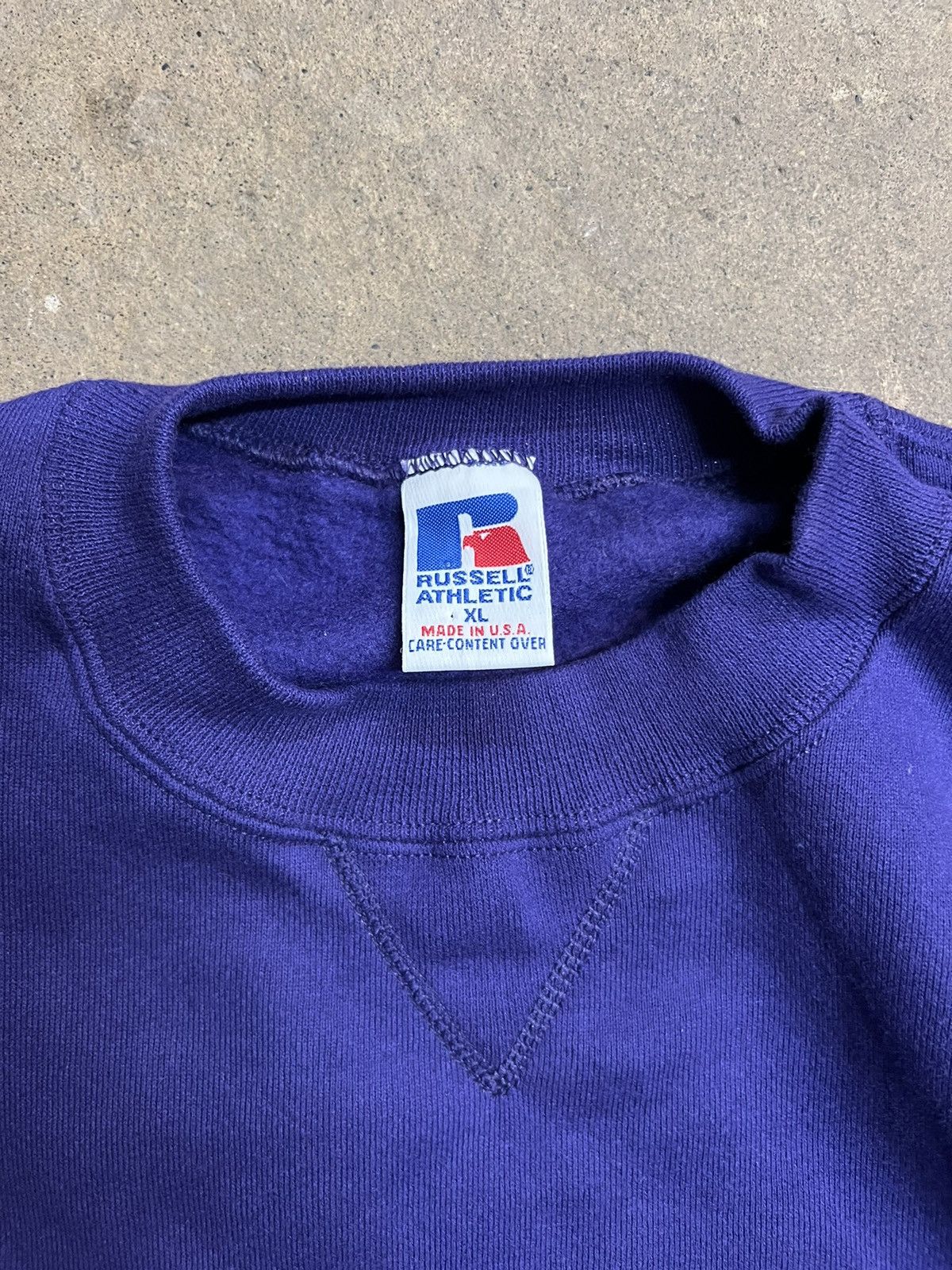 Russell Athletic × Vintage Vintage 90's Russell Athletic Made in USA Crewneck Size US XL / EU 56 / 4 - 4 Thumbnail