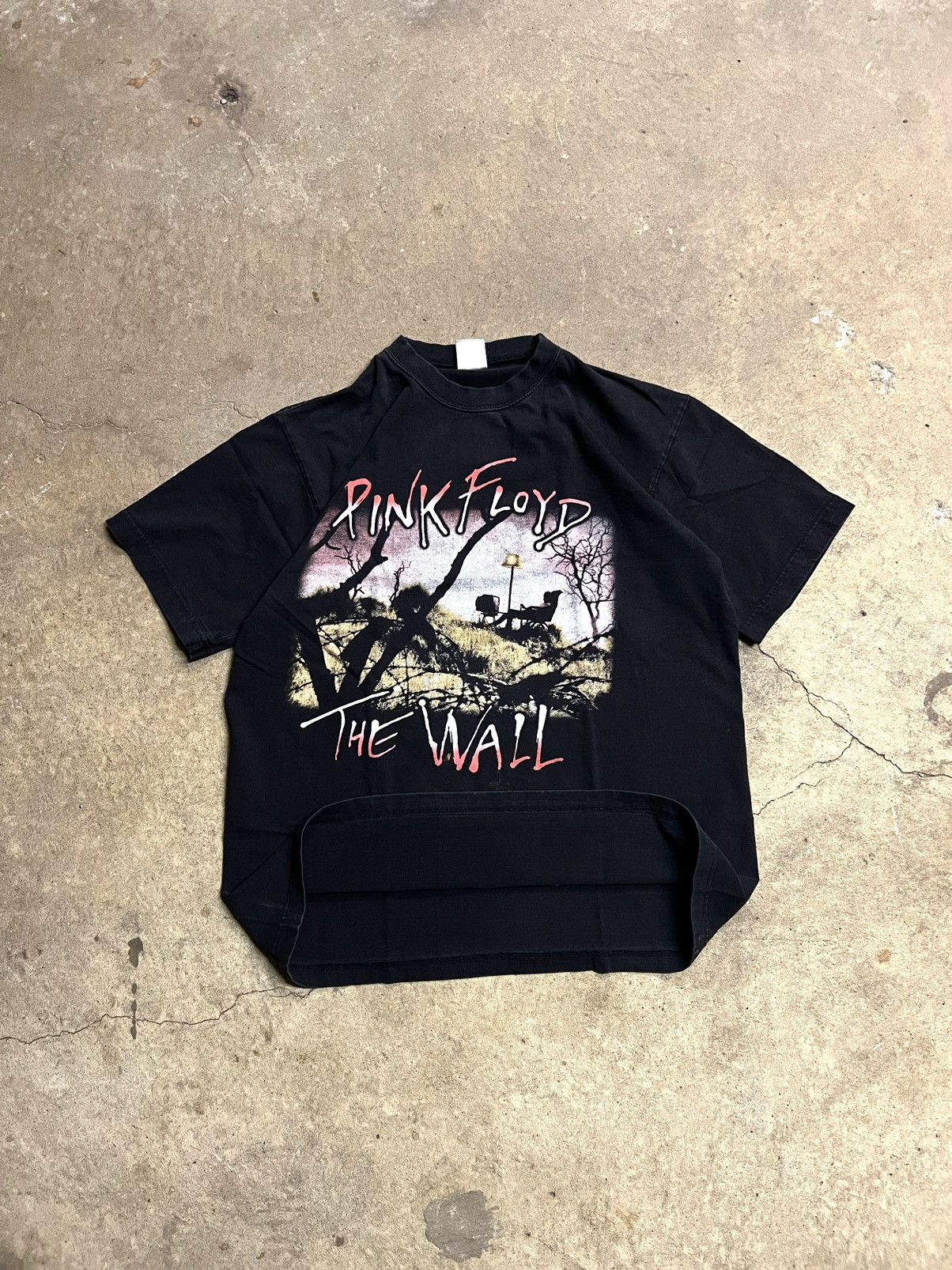 Band Tees × Vintage Vintage Pink Floyd The Wall Band Tee Size US L / EU 52-54 / 3 - 1 Thumbnail