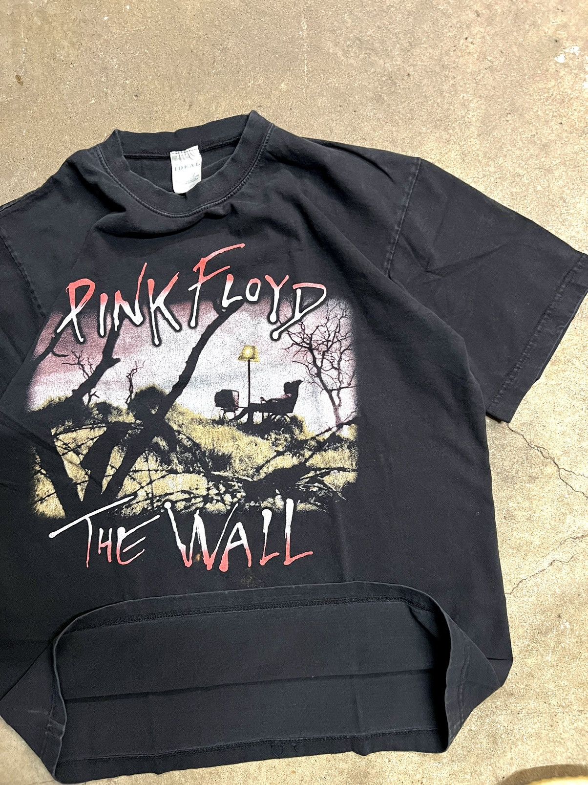 Band Tees × Vintage Vintage Pink Floyd The Wall Band Tee Size US L / EU 52-54 / 3 - 5 Thumbnail