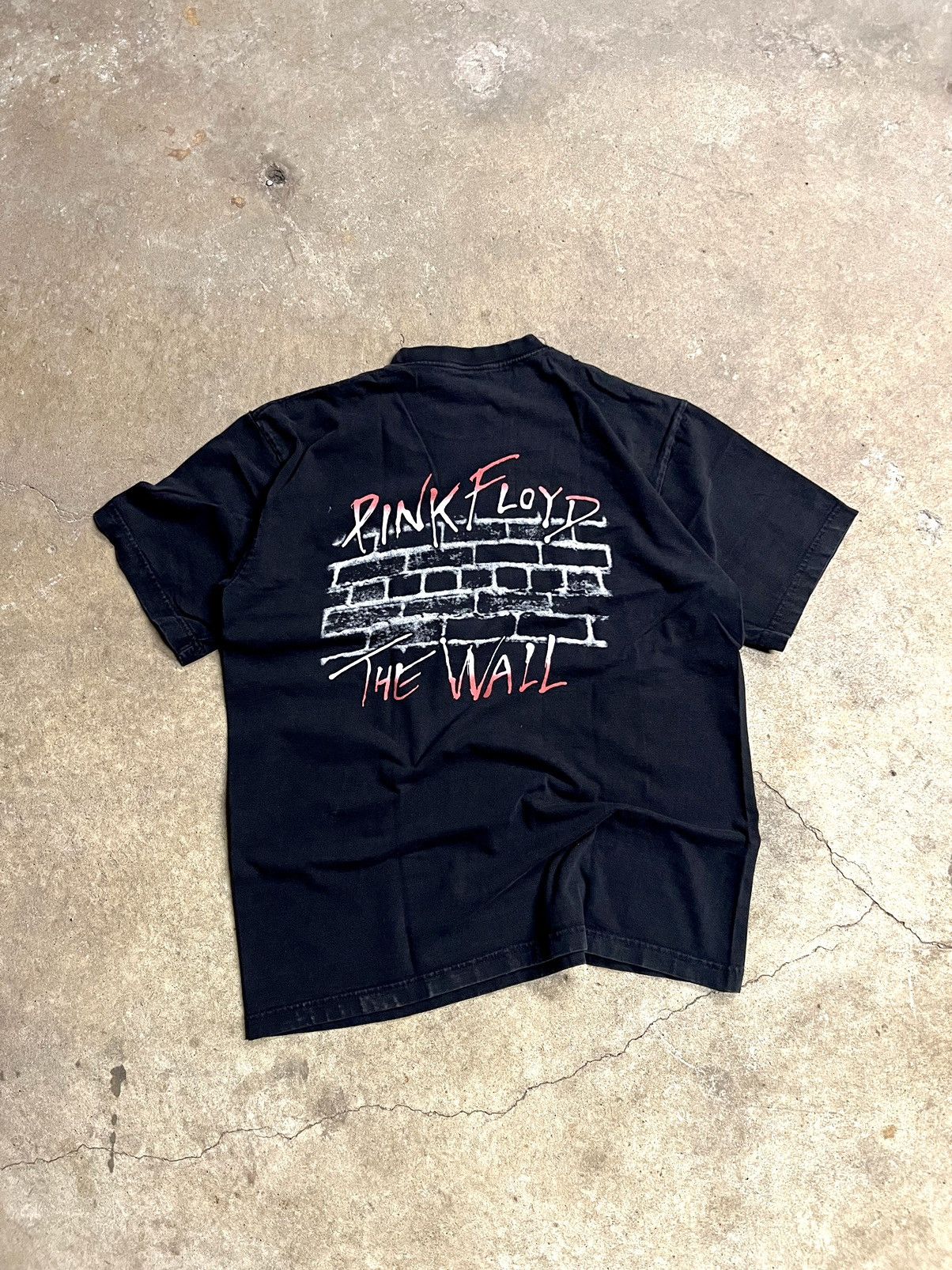 Band Tees × Vintage Vintage Pink Floyd The Wall Band Tee Size US L / EU 52-54 / 3 - 6 Thumbnail