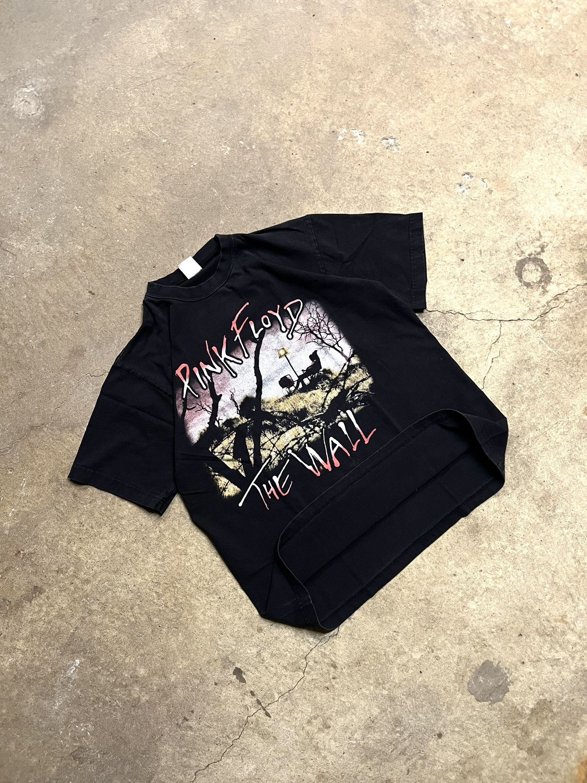 Band Tees × Vintage Vintage Pink Floyd The Wall Band Tee Size US L / EU 52-54 / 3 - 3 Thumbnail