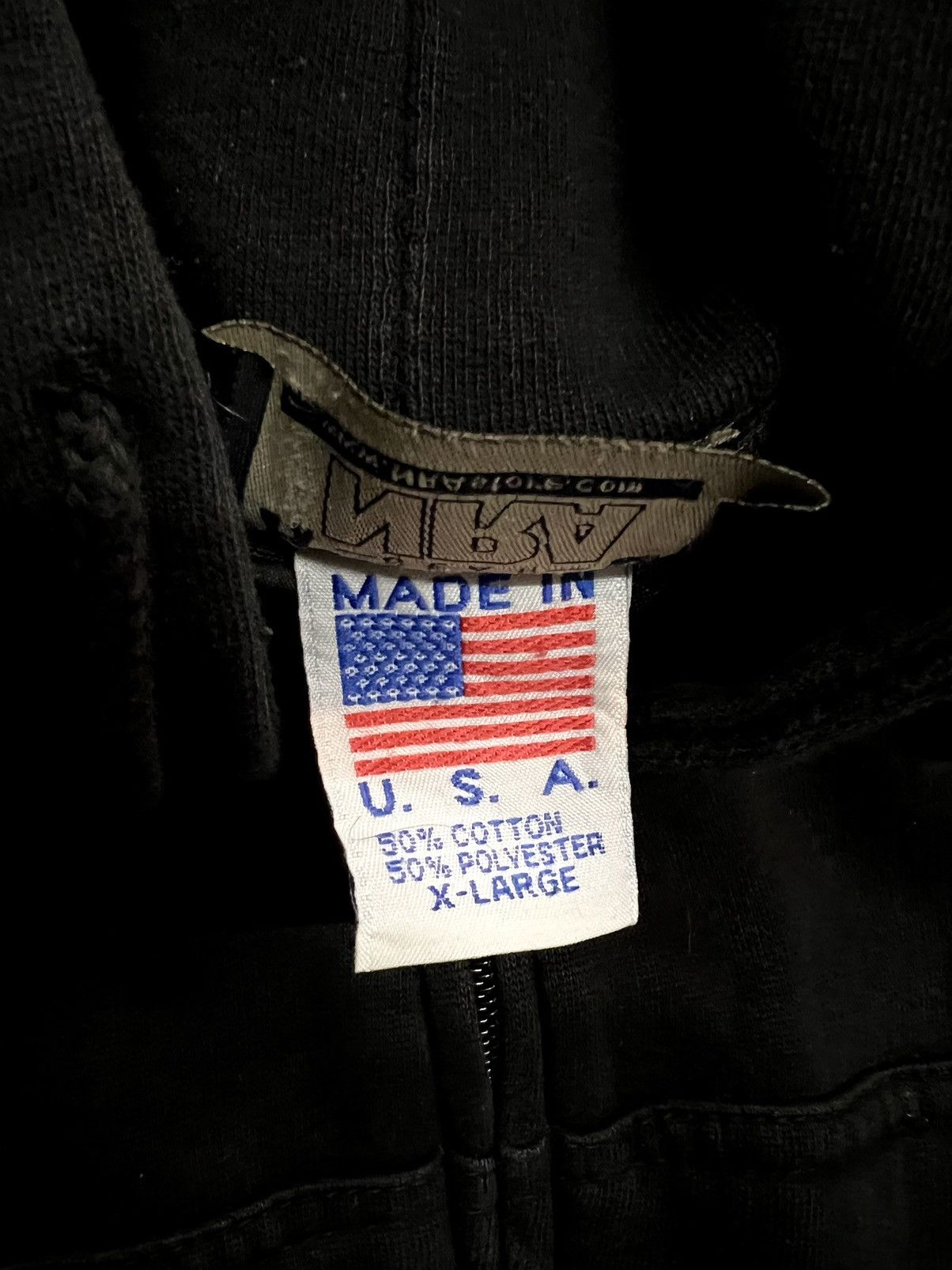 Vintage Vintage Made in USA Heavyweight Triple Black Hoodie Size US XL / EU 56 / 4 - 4 Thumbnail