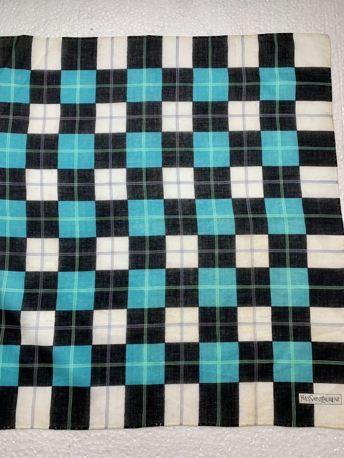 Yves Saint Laurent Yves Saint Laurent Handkerchief / Pocketsquares Size ONE SIZE - 6 Thumbnail
