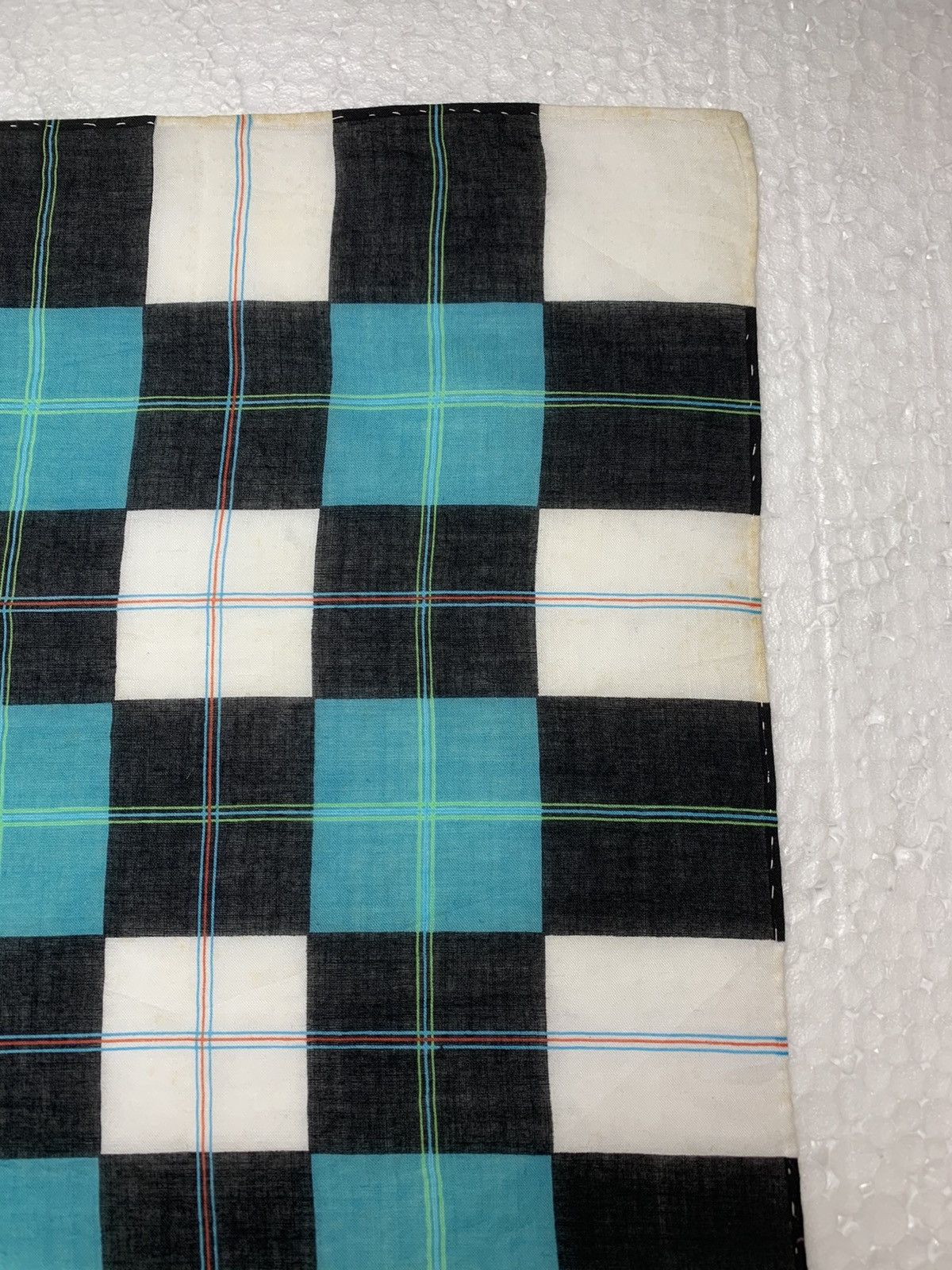Yves Saint Laurent Yves Saint Laurent Handkerchief / Pocketsquares Size ONE SIZE - 4 Thumbnail