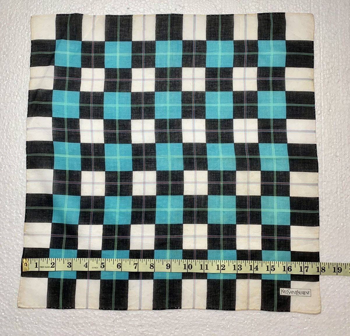 Yves Saint Laurent Yves Saint Laurent Handkerchief / Pocketsquares Size ONE SIZE - 8 Thumbnail