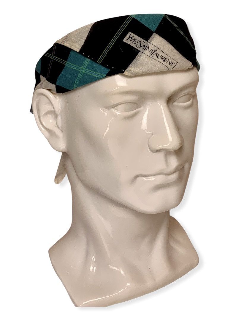 Yves Saint Laurent Yves Saint Laurent Handkerchief / Pocketsquares Size ONE SIZE - 1 Thumbnail