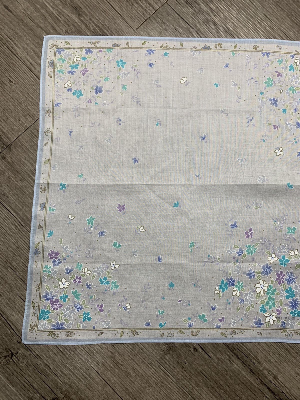 Emanuel Ungaro Emanuel Ungaro Handkerchief/Neckerchief/Bandana Size ONE SIZE - 5 Thumbnail