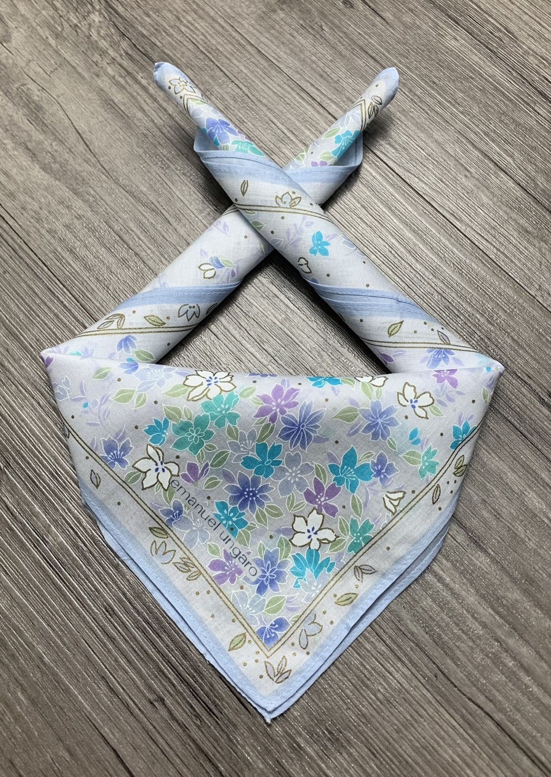 Emanuel Ungaro Emanuel Ungaro Handkerchief/Neckerchief/Bandana Size ONE SIZE - 1 Thumbnail