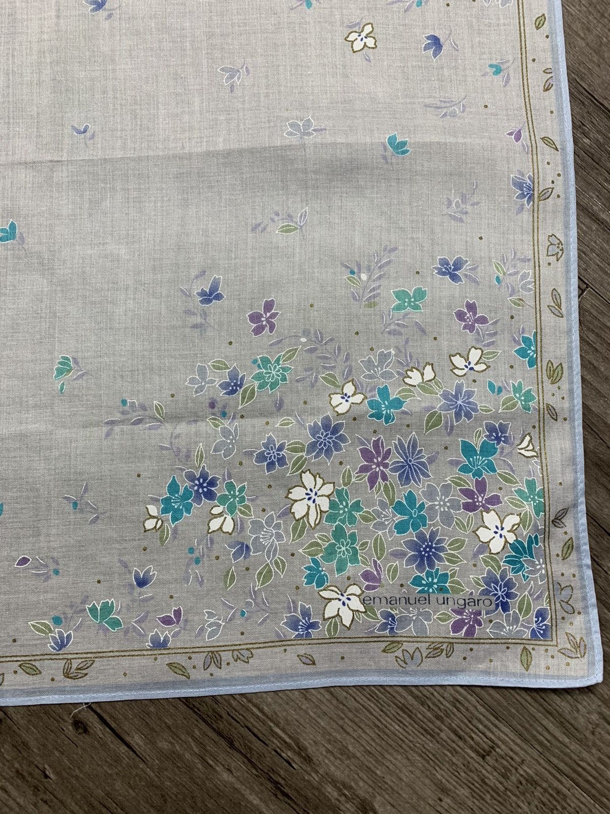 Emanuel Ungaro Emanuel Ungaro Handkerchief/Neckerchief/Bandana Size ONE SIZE - 3 Thumbnail