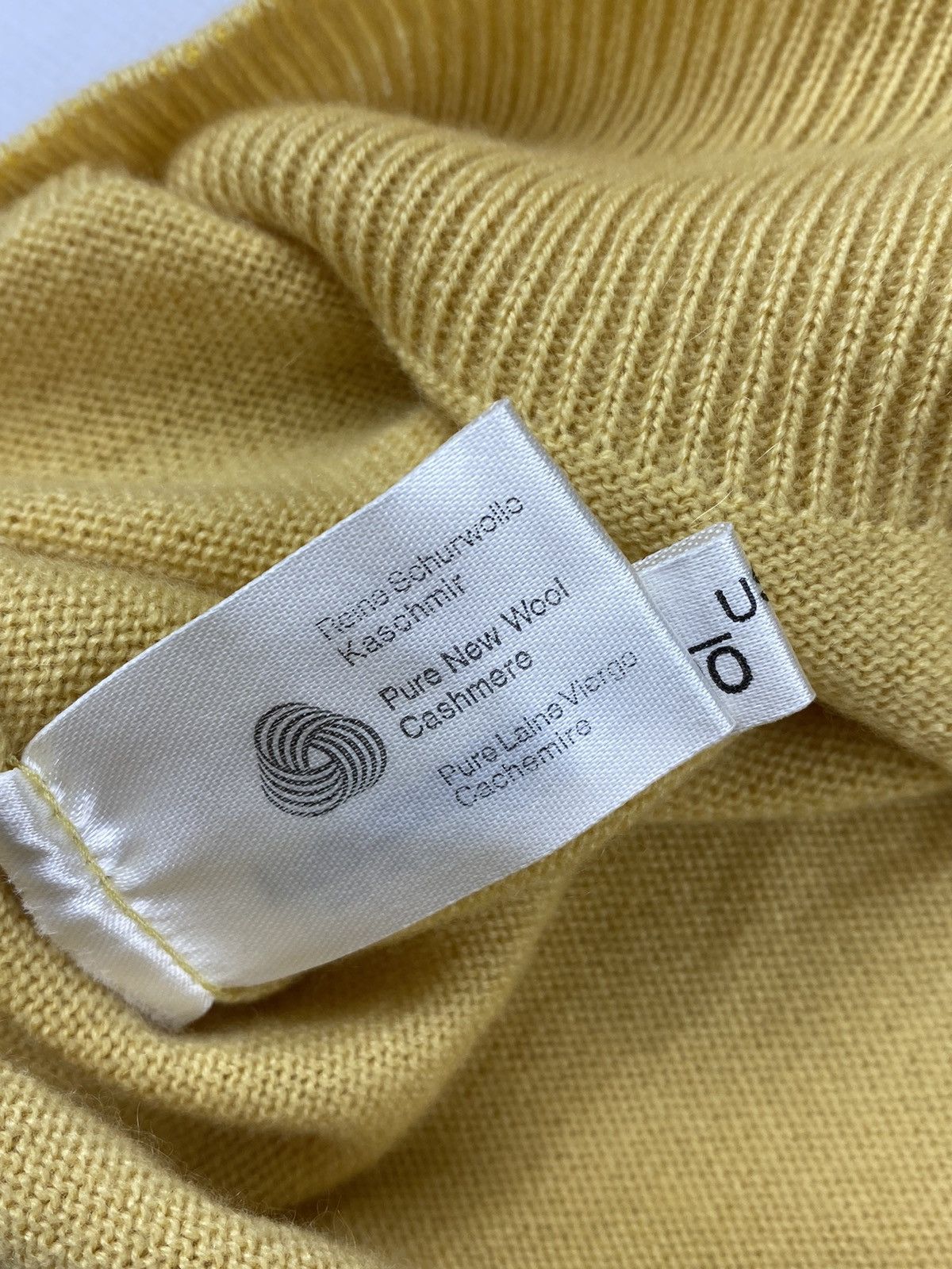 Hugo Boss × Mercedes-Benz × Vintage Mens Vintage Hugo Boss Mercedes Benz Wool Pullover Sweaters Size US L / EU 52-54 / 3 - 8 Thumbnail