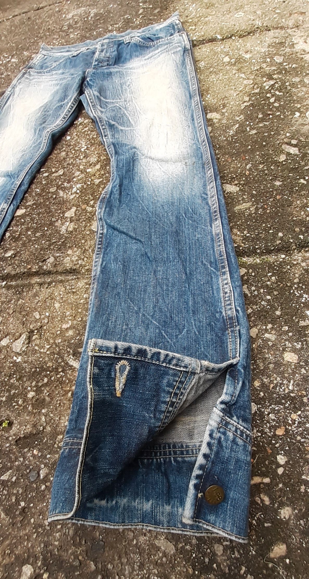 Lee Rare! Hard to Find..Vtg Lee Rider Jpn With Button On The Leg Size US 28 / EU 44 - 11 Thumbnail