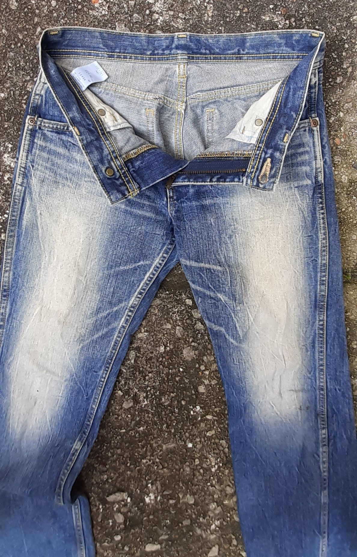 Lee Rare! Hard to Find..Vtg Lee Rider Jpn With Button On The Leg Size US 28 / EU 44 - 18 Thumbnail