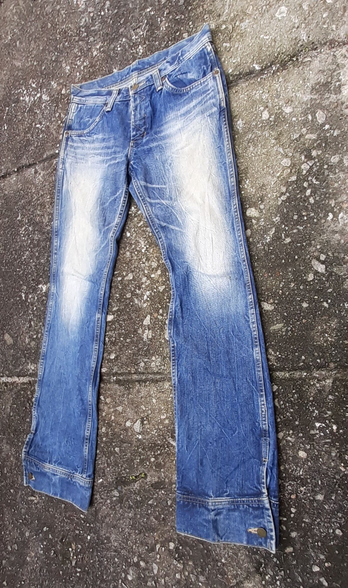 Lee Rare! Hard to Find..Vtg Lee Rider Jpn With Button On The Leg Size US 28 / EU 44 - 4 Thumbnail