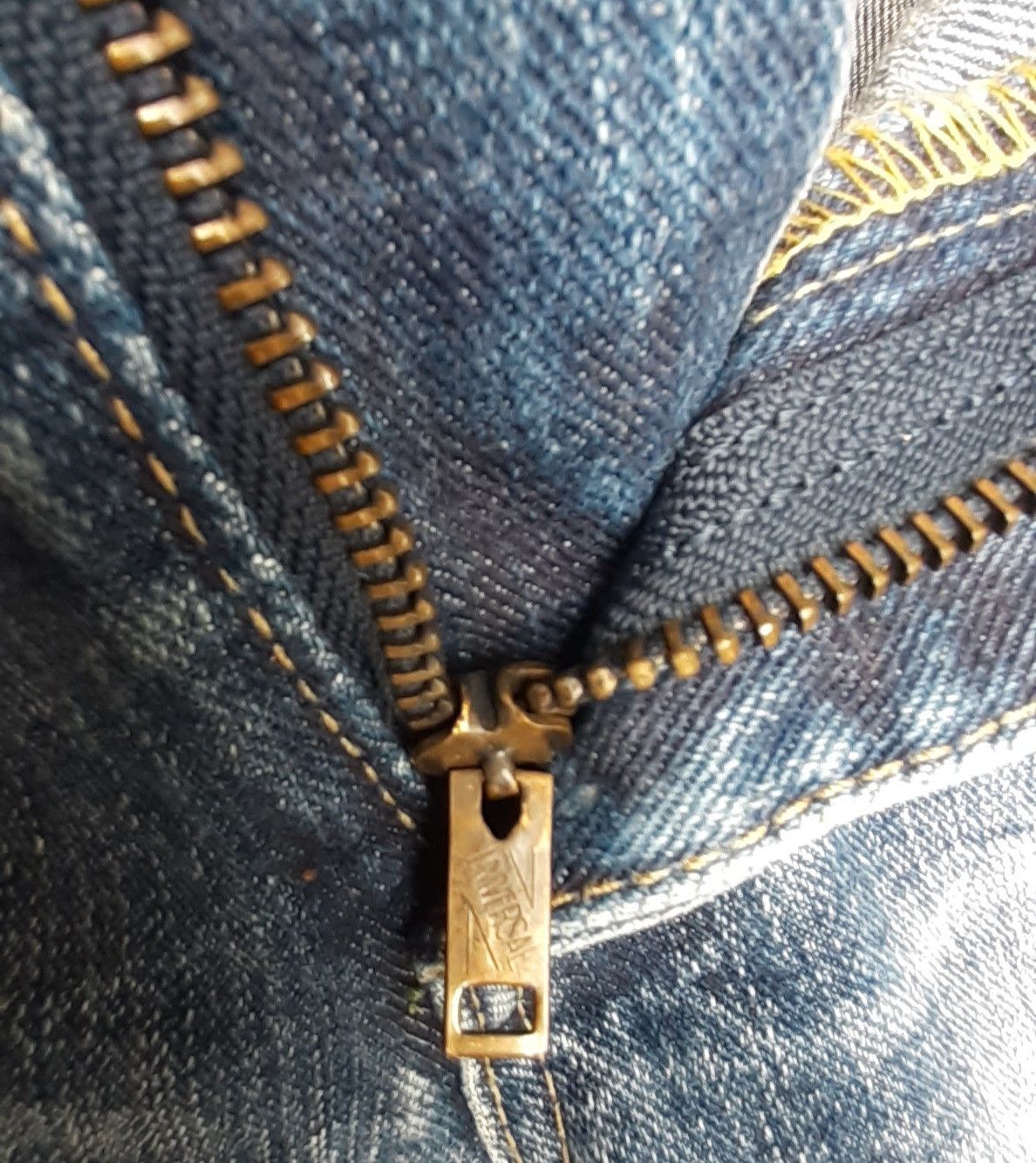 Lee Rare! Hard to Find..Vtg Lee Rider Jpn With Button On The Leg Size US 28 / EU 44 - 19 Thumbnail
