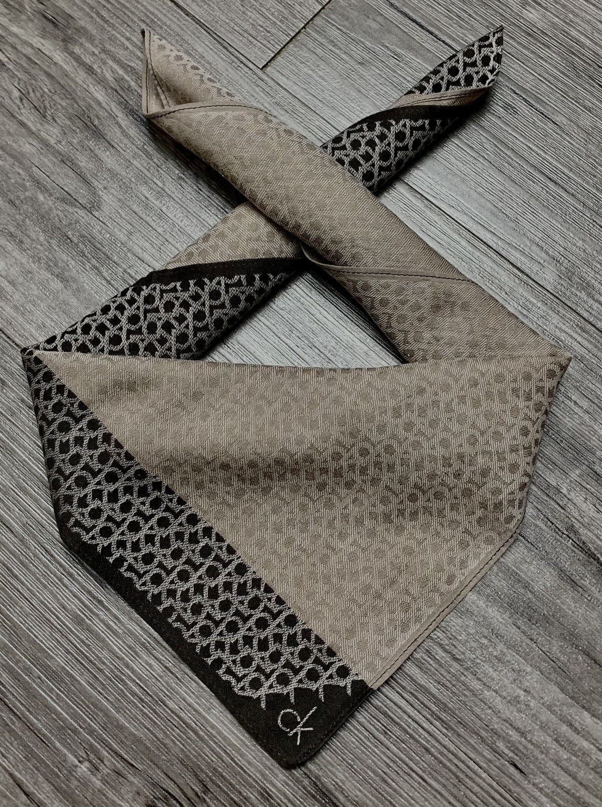 Calvin Klein Calvin Klein CK Handkerchief Neckerchief Size ONE SIZE - 1 Thumbnail