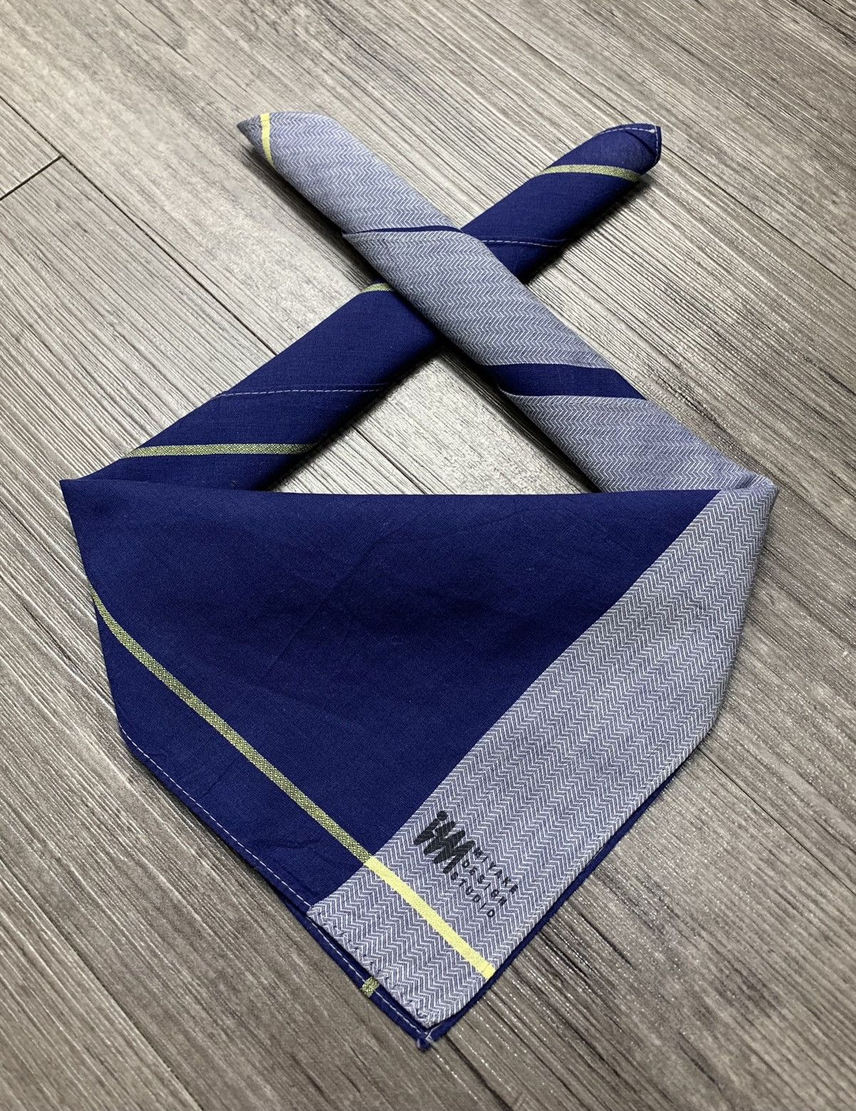 Issey Miyake Issey Miyake Handkerchief/Neckerchief/Bandana Size ONE SIZE - 1 Thumbnail