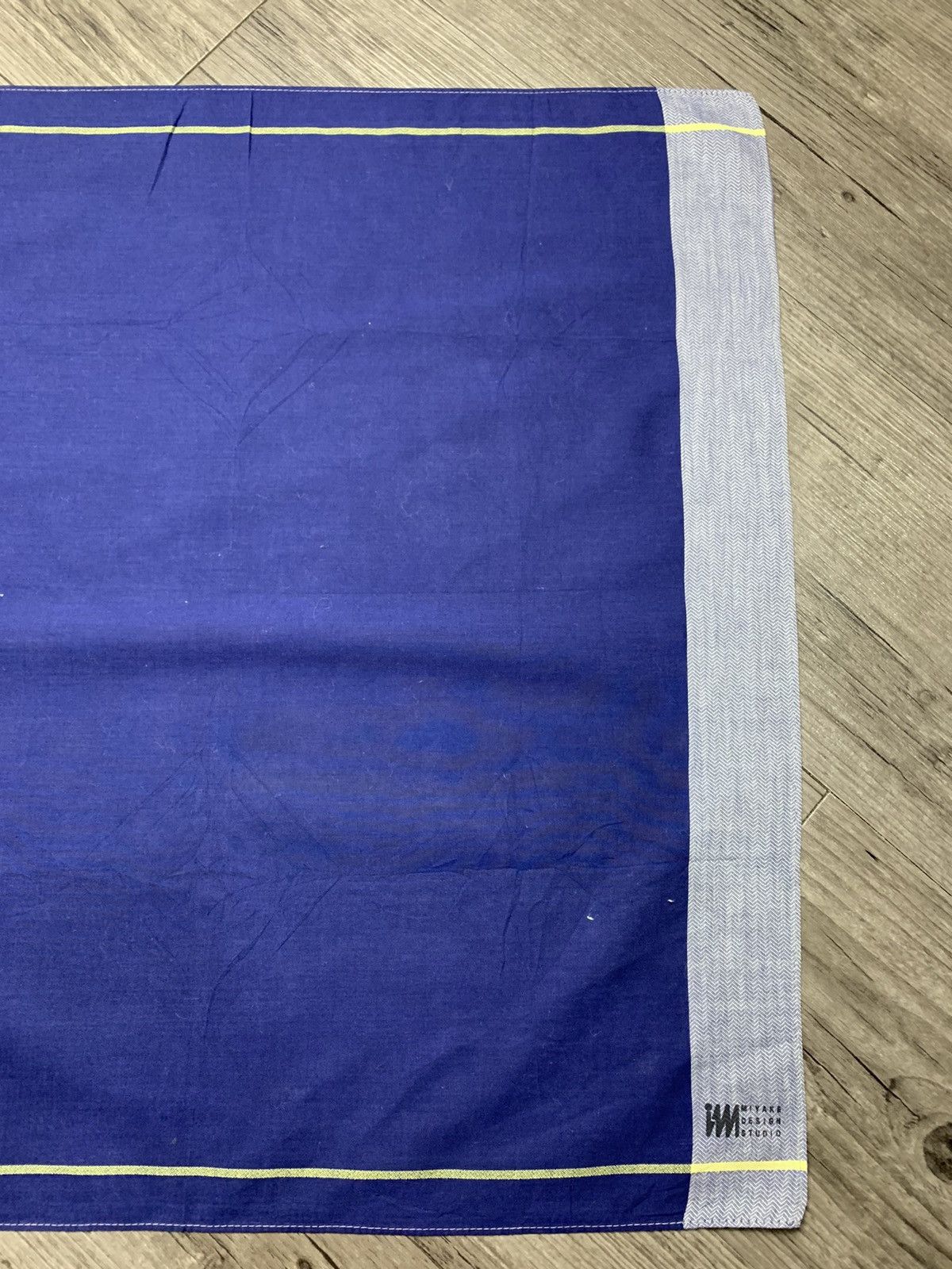 Issey Miyake Issey Miyake Handkerchief/Neckerchief/Bandana Size ONE SIZE - 4 Thumbnail