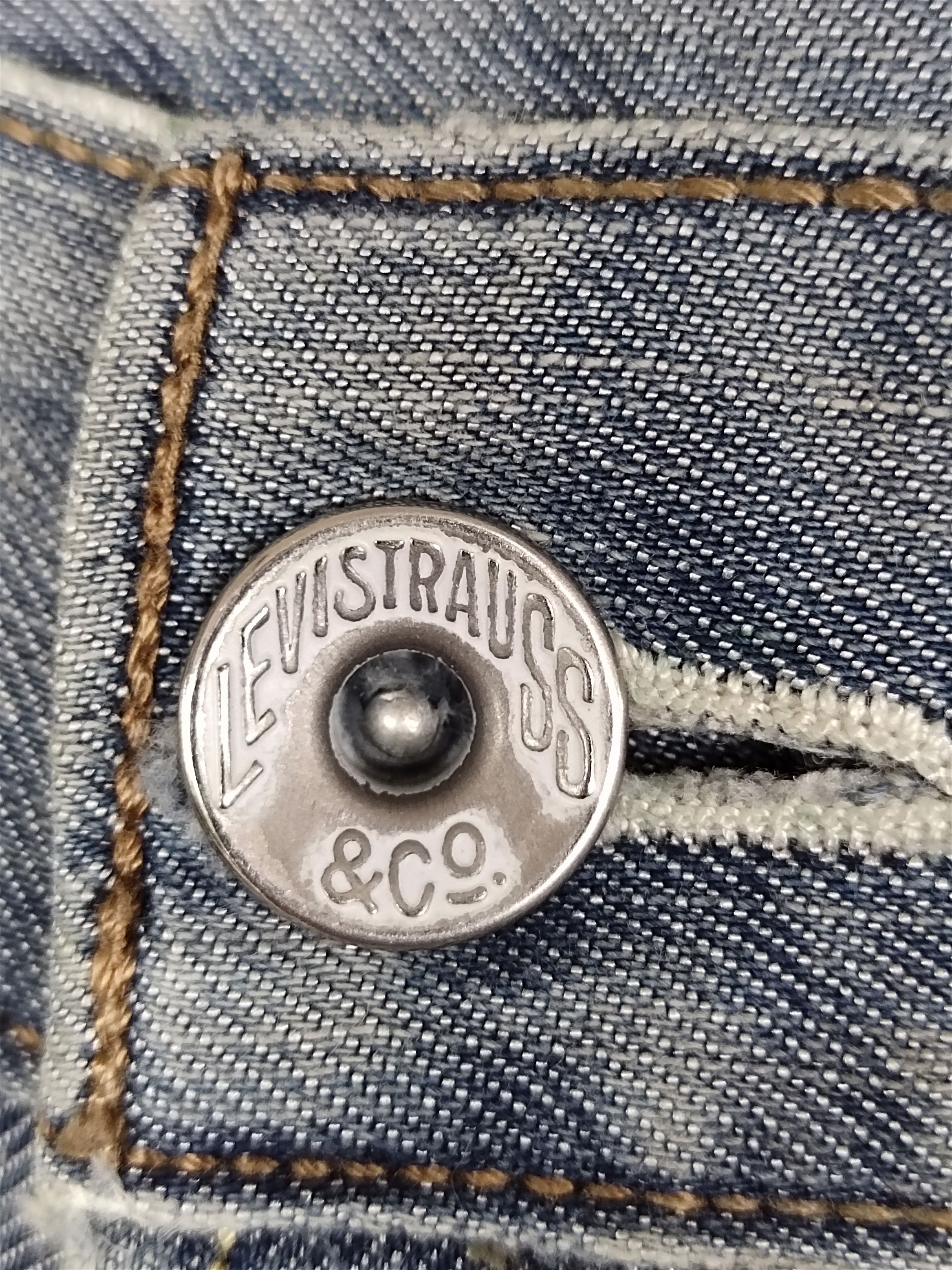 Levi's Vintage Clothing Levi's 514 Distressed Loose Wide Denim Jeans Size US 34 / EU 50 - 13 Thumbnail