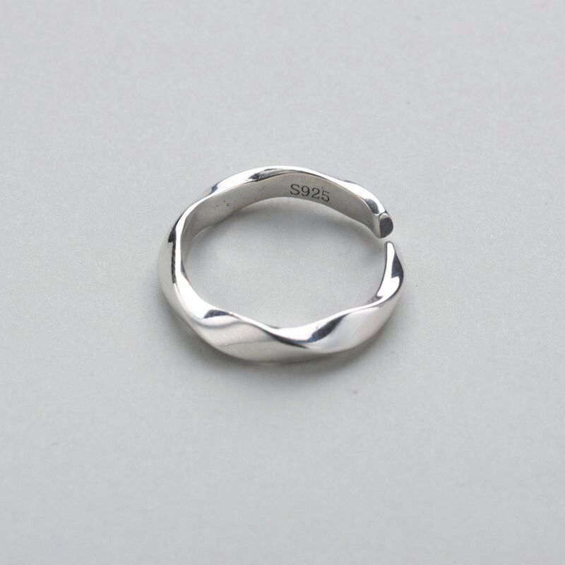 Jewelry × Vintage Minimalist Silver Plated Ring Jewelry Loop Geometric Size ONE SIZE - 1 Thumbnail