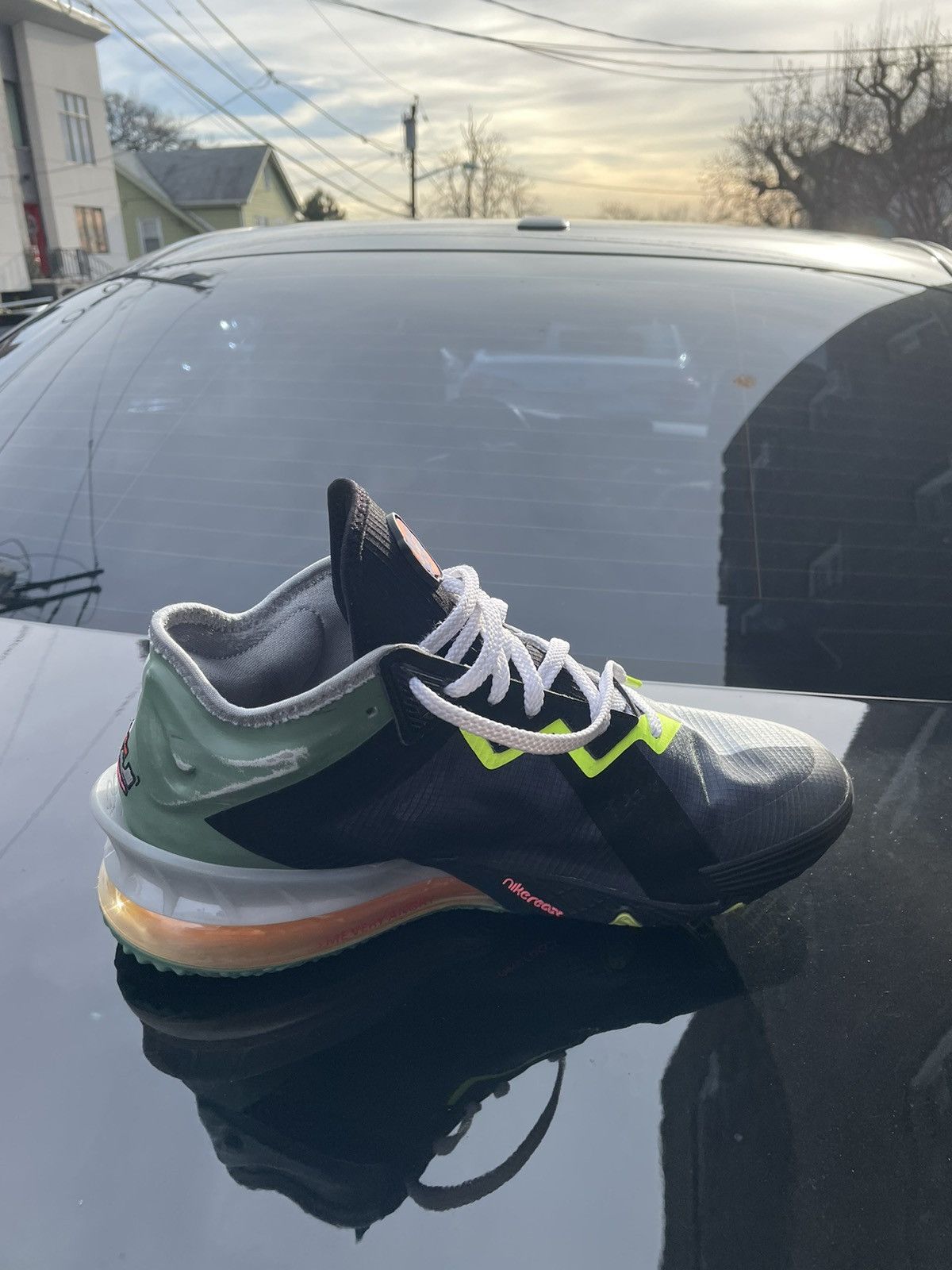 Nike Lebron 18 Low Bugs Marvin Men's