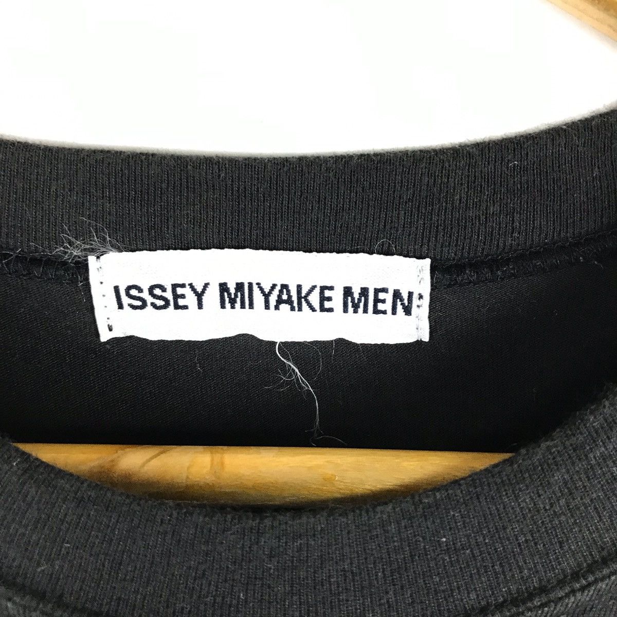 Issey Miyake × Japanese Brand × Vintage Vintage Issey Miyake Small Size Black Colour T-Shirt Size US S / EU 44-46 / 1 - 6 Thumbnail