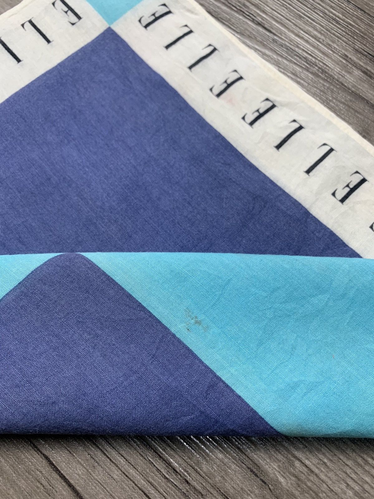 Vintage Elle Handkerchief/Neckerchief/Bandana Size ONE SIZE - 4 Thumbnail
