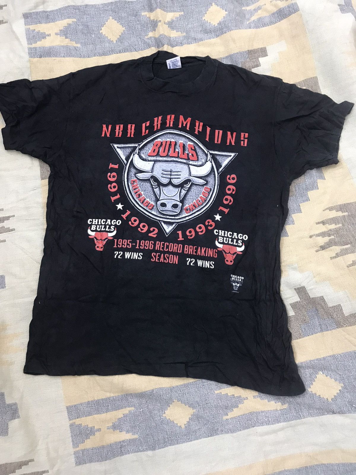 NBA × Rap Tees Vintage 90s NBA Championship Chicago Bull t shirts Size US L / EU 52-54 / 3 - 1 Thumbnail