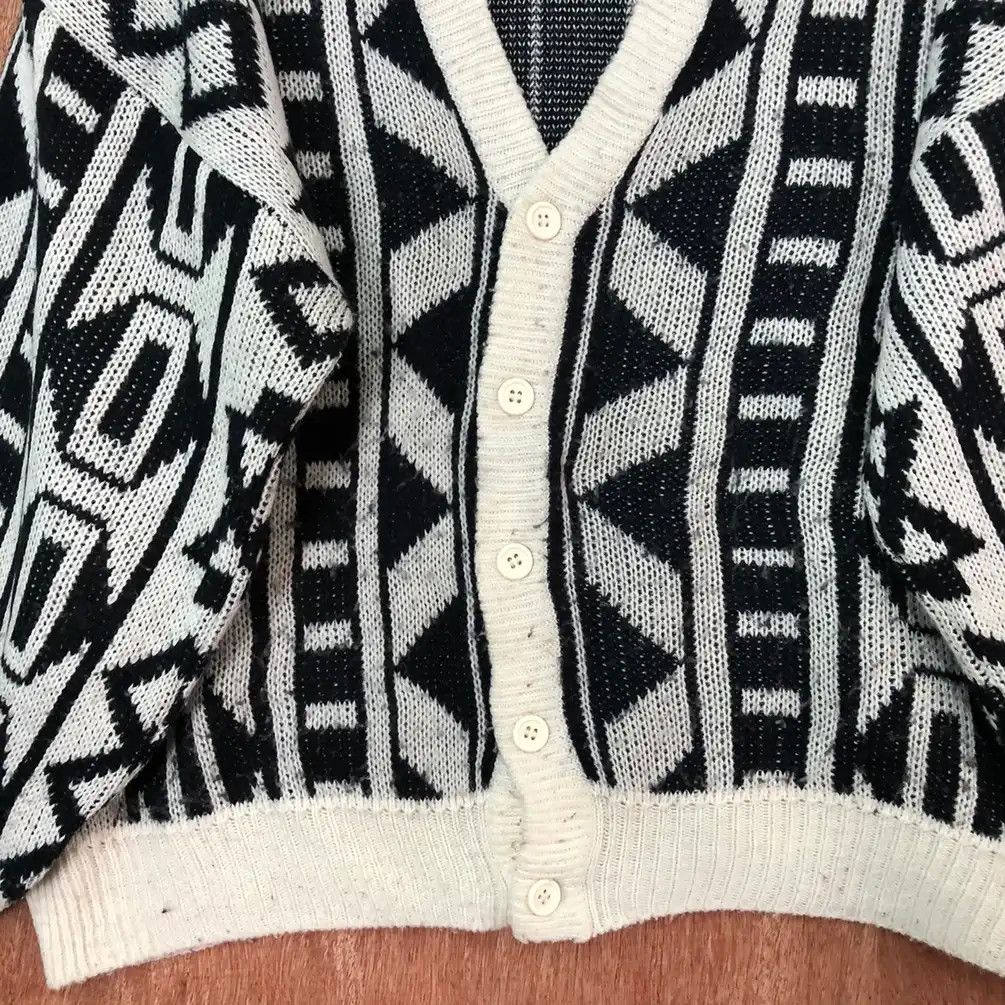 Japanese Brand × The Unbranded Brand Oversized Navajo Pattern Knit Cardigan #329 Size 4XL / US 24-26 - 4 Thumbnail