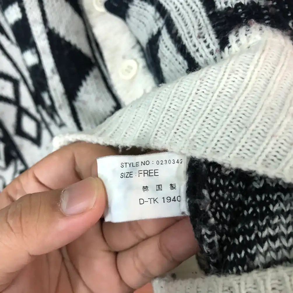 Japanese Brand × The Unbranded Brand Oversized Navajo Pattern Knit Cardigan #329 Size 4XL / US 24-26 - 8 Thumbnail