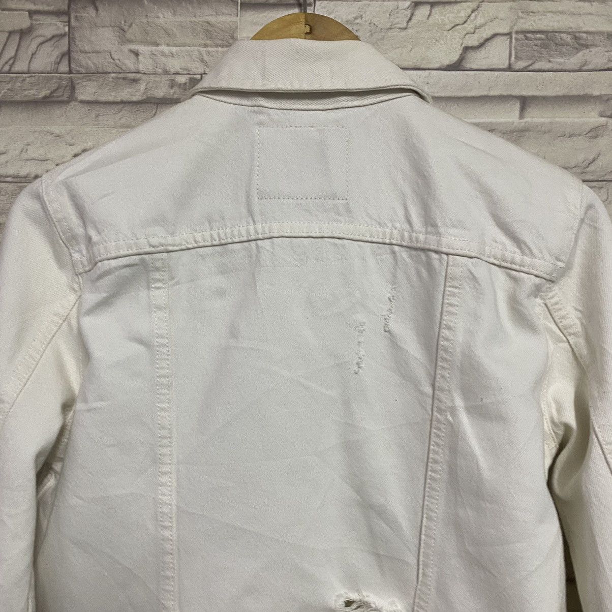 Levi's Levis Ex-Boyfriend Trucker Denim Jacket Distressed Size M / US 6-8 / IT 42-44 - 13 Thumbnail