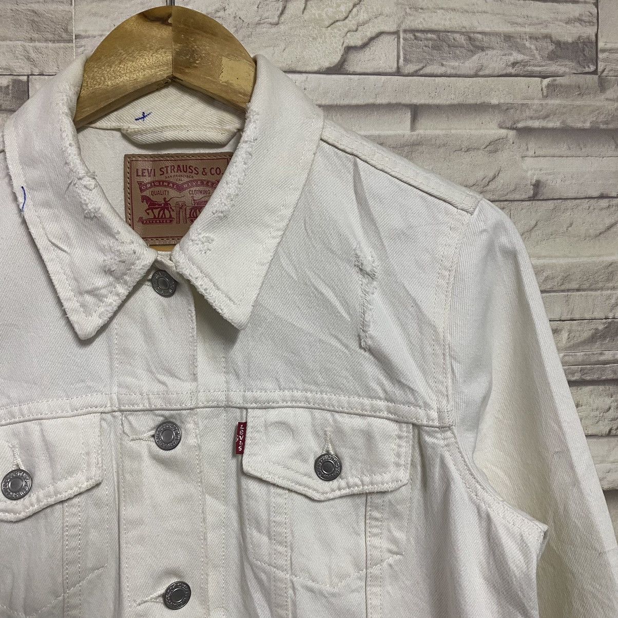 Levi's Levis Ex-Boyfriend Trucker Denim Jacket Distressed Size M / US 6-8 / IT 42-44 - 10 Thumbnail
