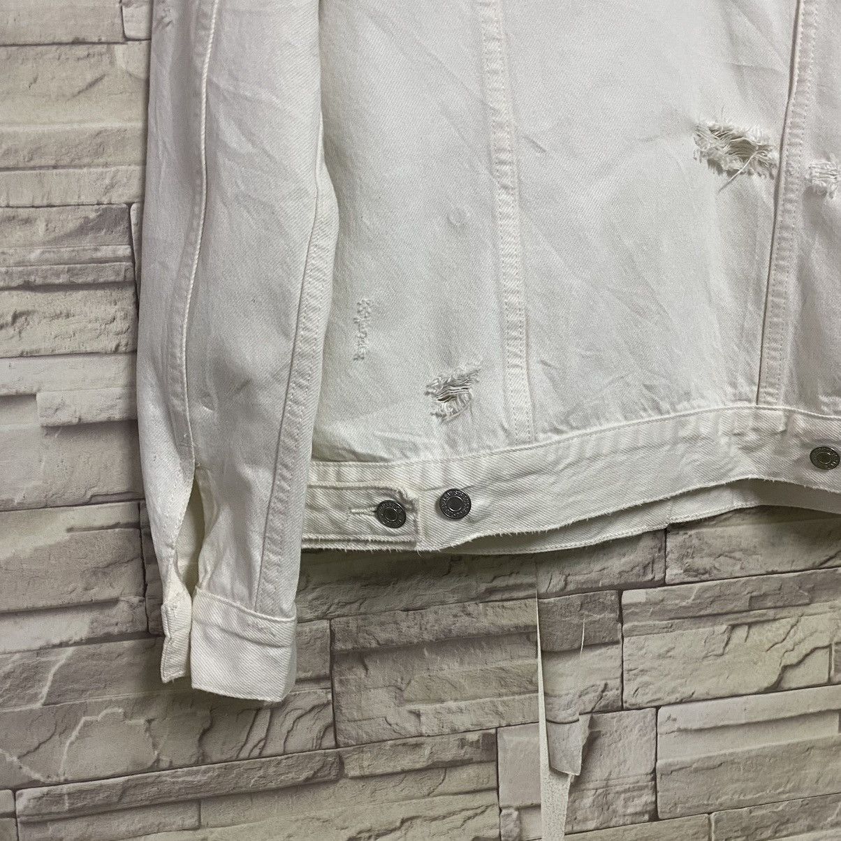 Levi's Levis Ex-Boyfriend Trucker Denim Jacket Distressed Size M / US 6-8 / IT 42-44 - 15 Thumbnail