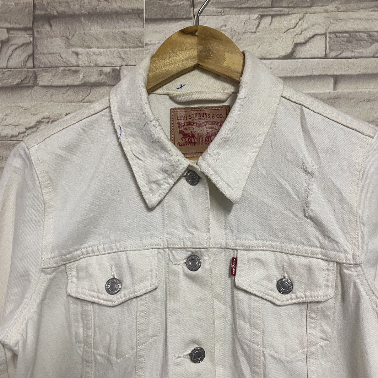 Levi's Levis Ex-Boyfriend Trucker Denim Jacket Distressed Size M / US 6-8 / IT 42-44 - 5 Thumbnail