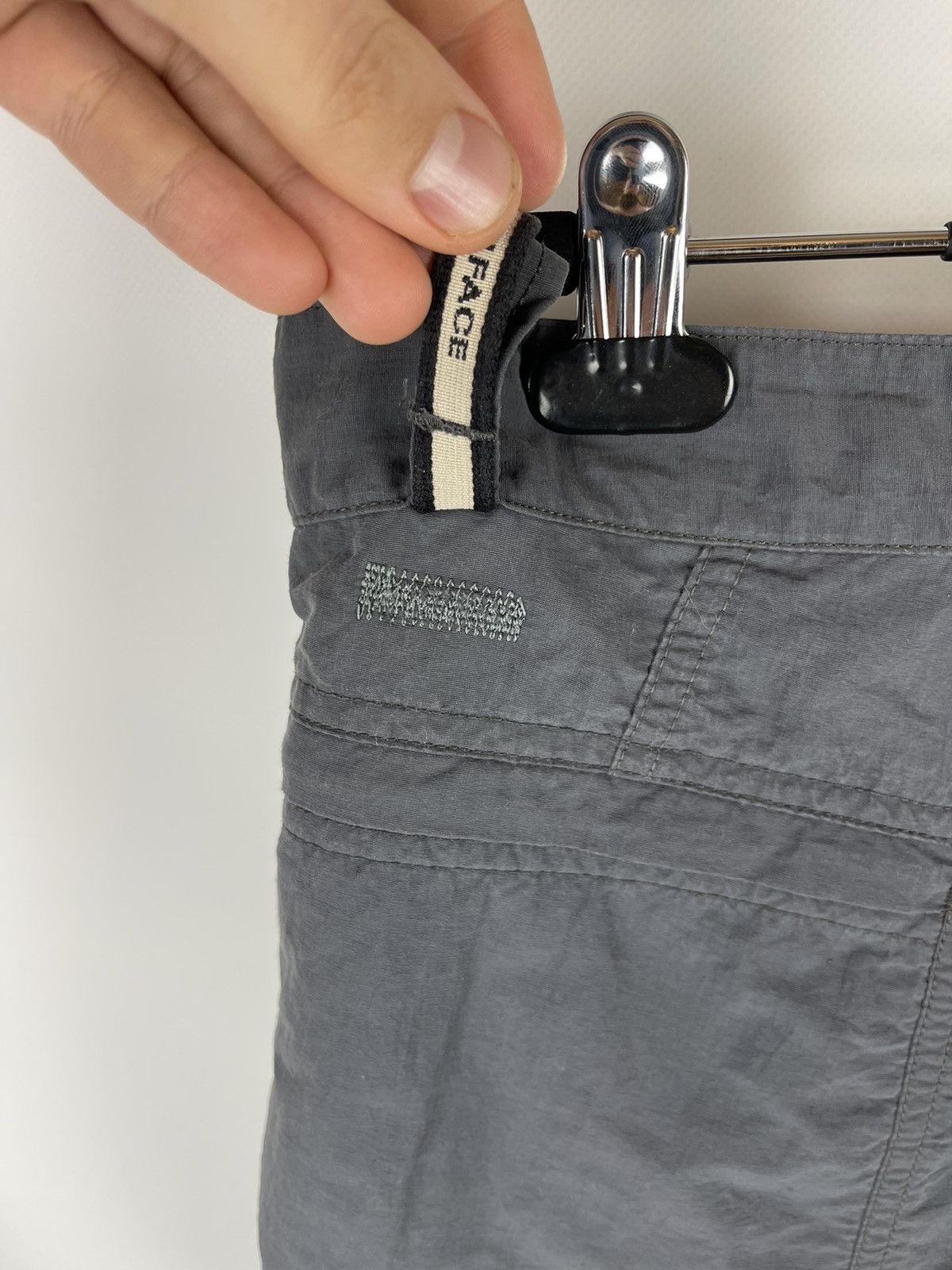 The North Face The North Face cargo grey shorts logo pocket Size US 32 / EU 48 - 9 Thumbnail