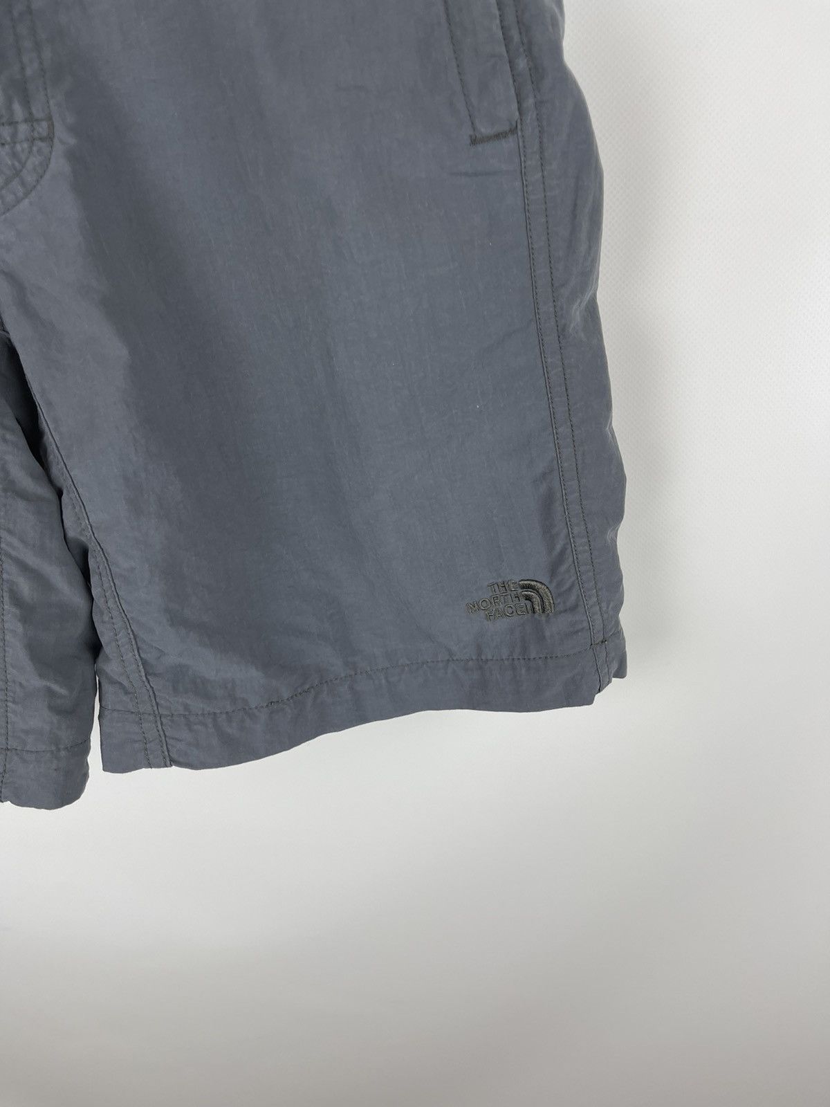 The North Face The North Face cargo grey shorts logo pocket Size US 32 / EU 48 - 5 Thumbnail