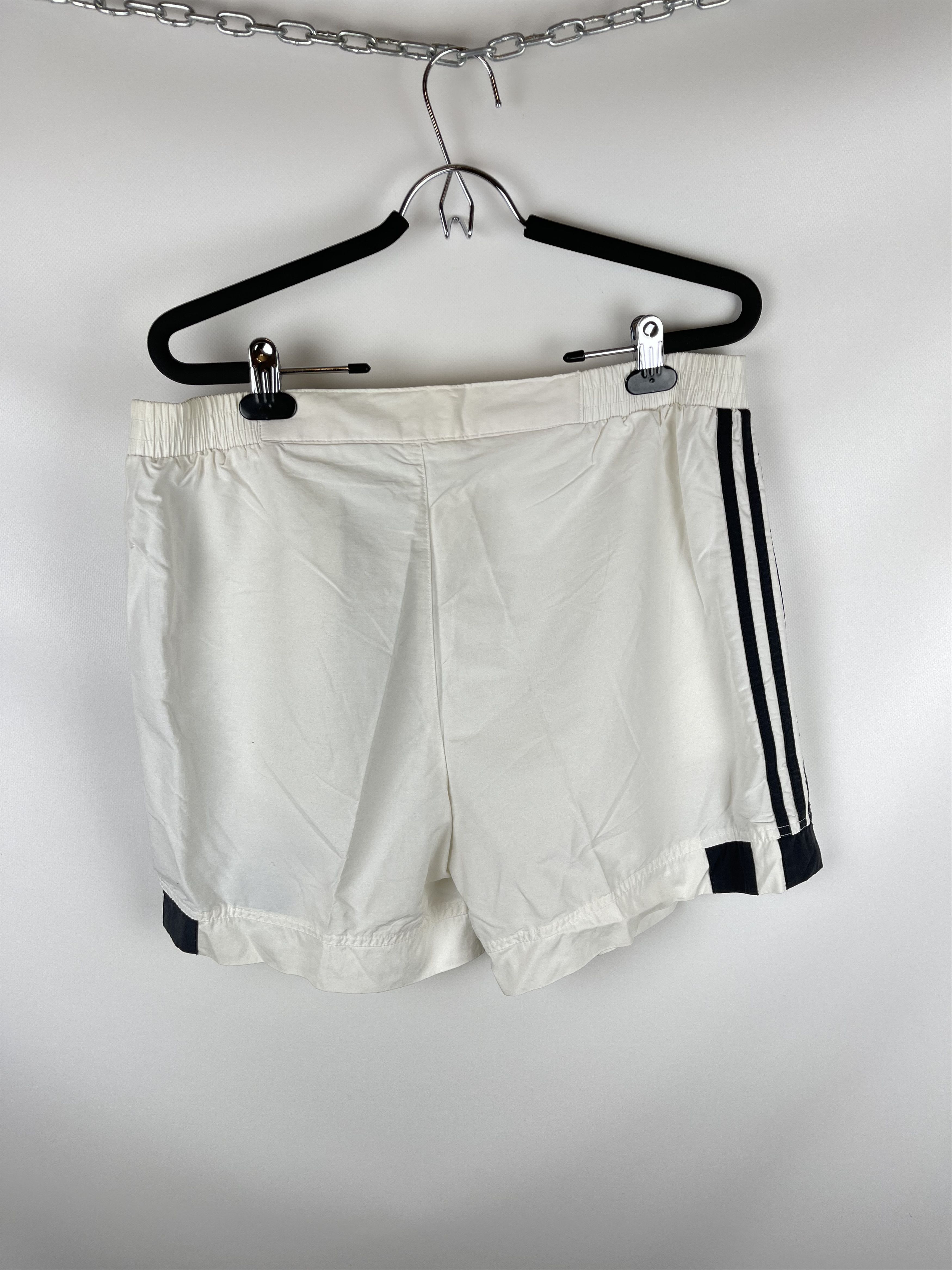 Adidas Adidas vintage 90s white with black stripes shorts hype Size US 36 / EU 52 - 5 Thumbnail