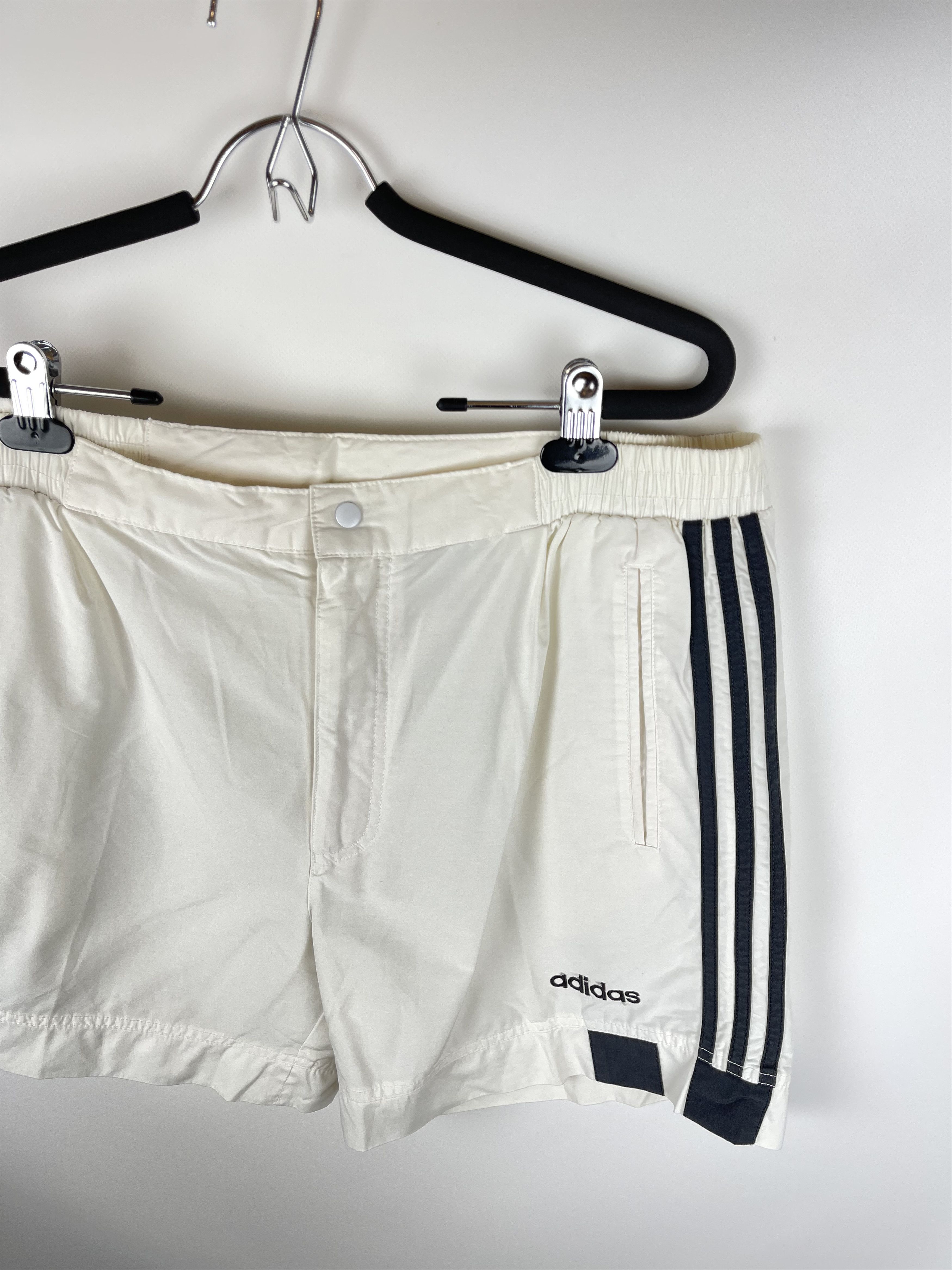 Adidas Adidas vintage 90s white with black stripes shorts hype Size US 36 / EU 52 - 4 Thumbnail