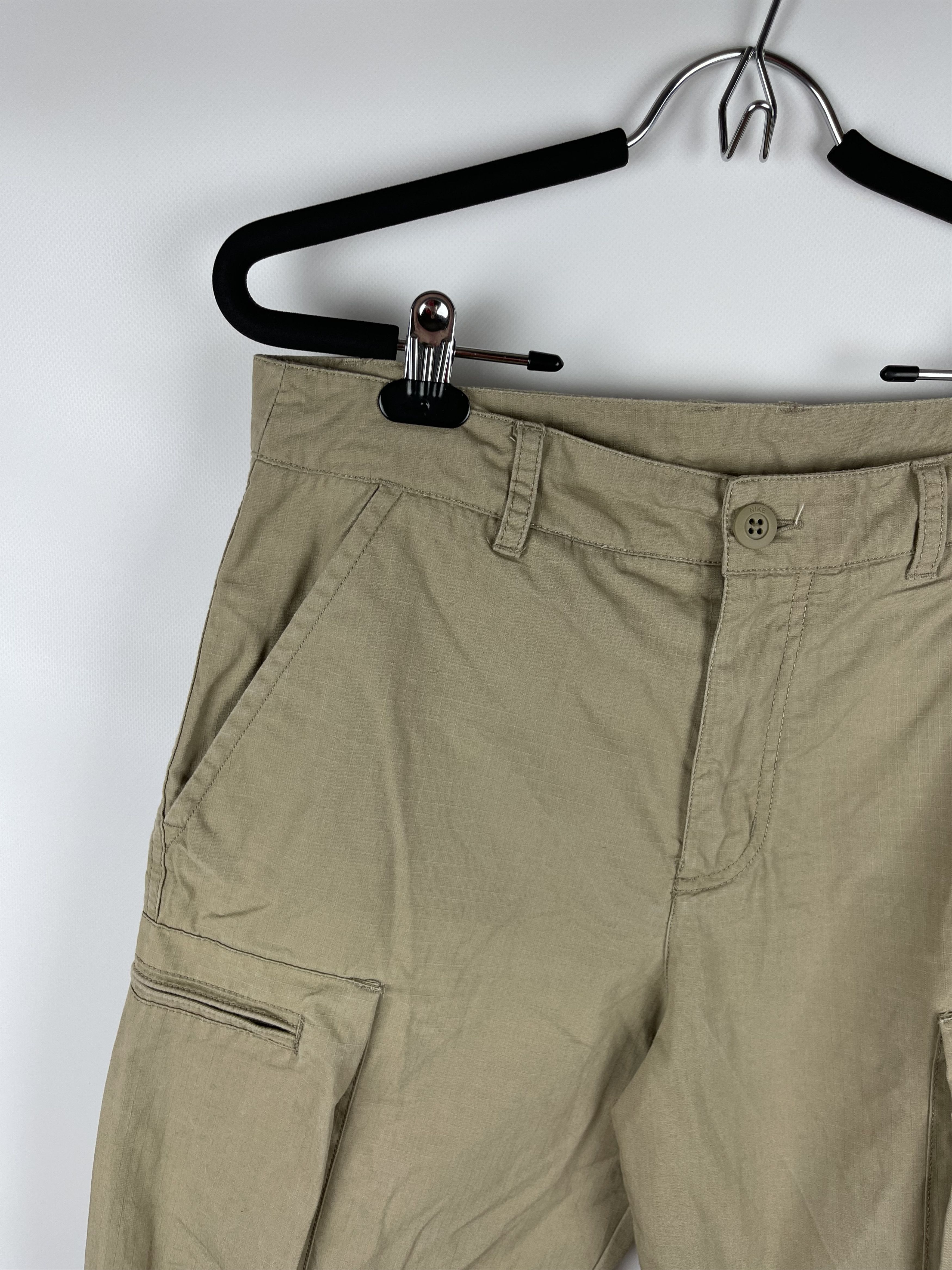 Nike Nike Vintage swoosh beige cargo shorts Size US 30 / EU 46 - 2 Thumbnail